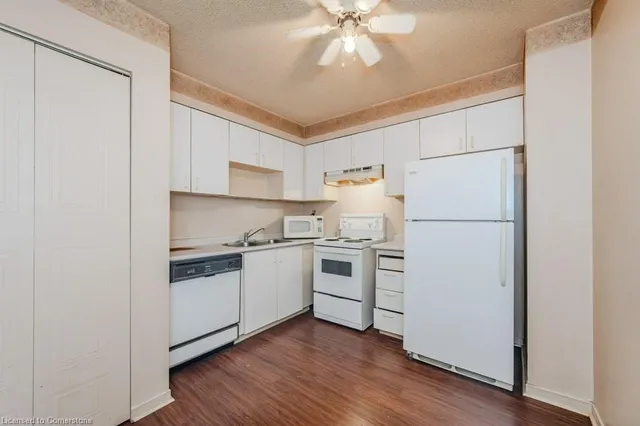 Additional property image - 3227 King St Unit 1111