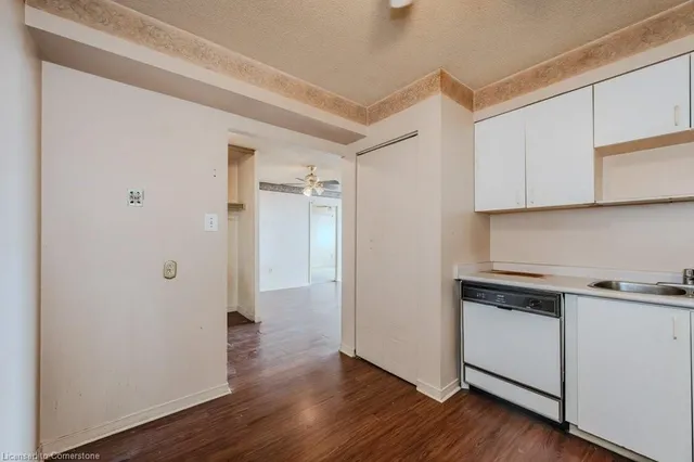 Additional property image - 3227 King St Unit 1111