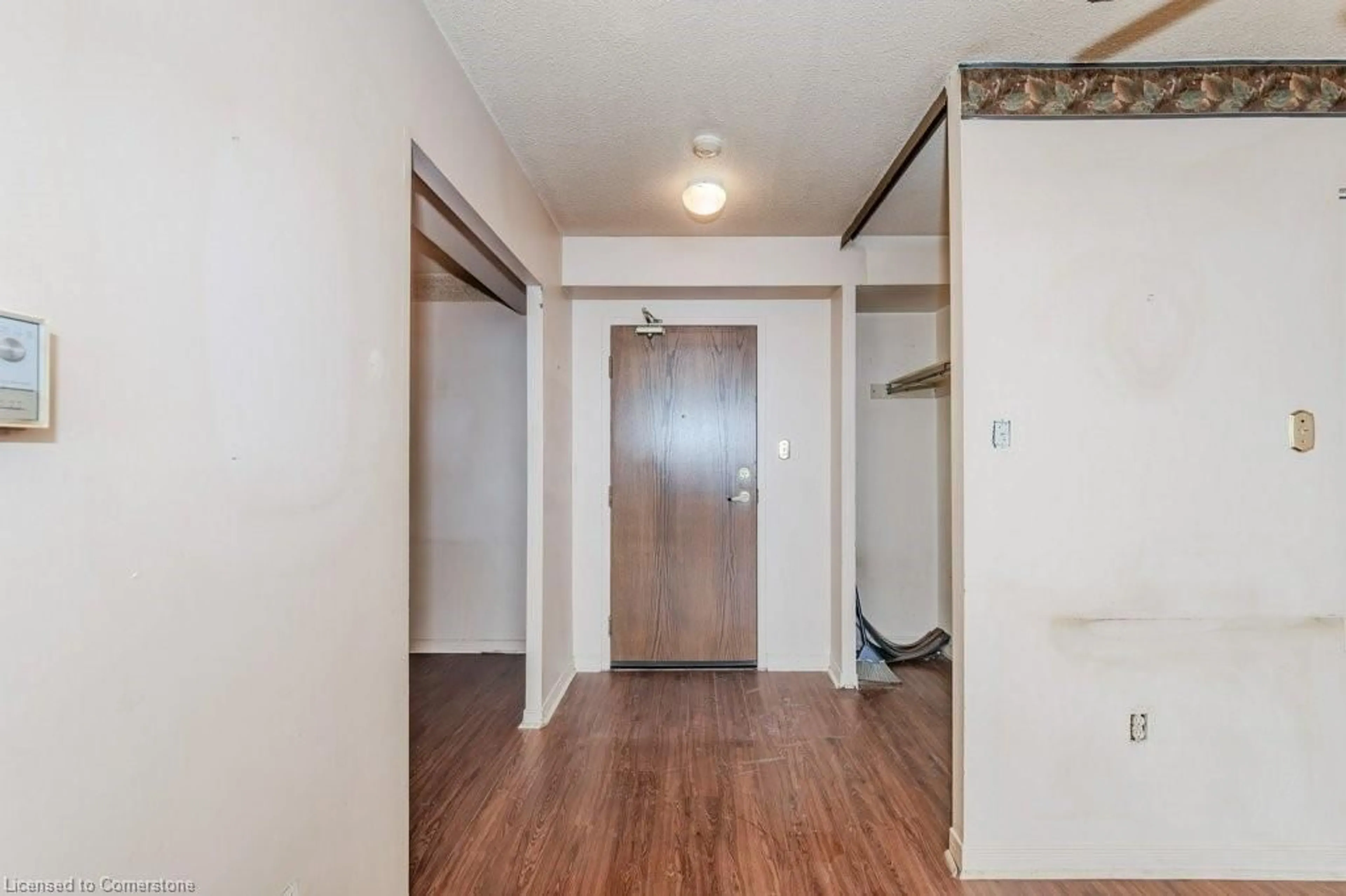 Indoor entryway for 3227 King St #1111, Kitchener Ontario N2A 3Z9