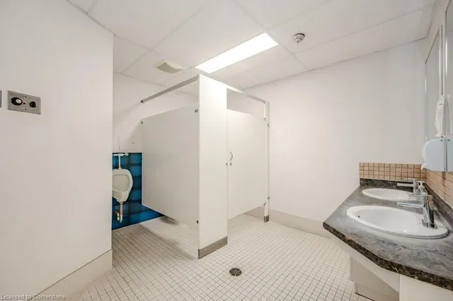 Additional property image - 3227 King St Unit 1111