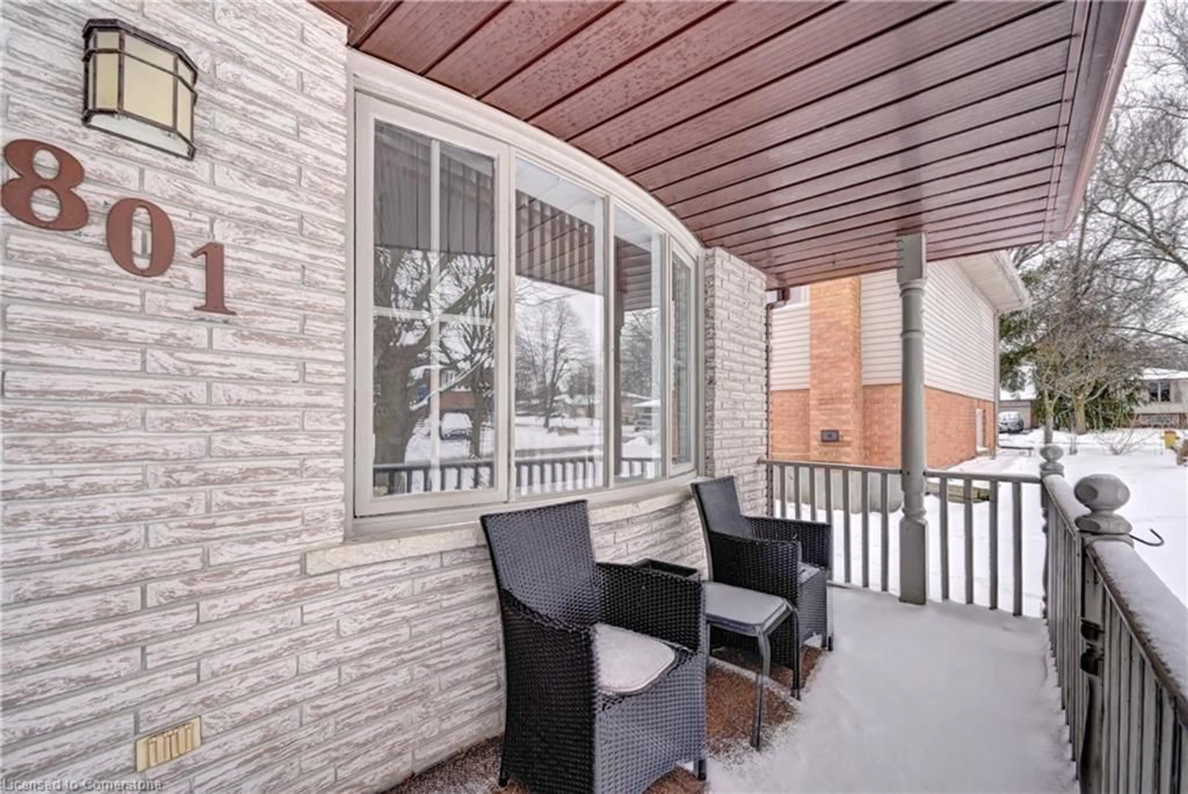 Patio, street for 801 Erinbrook Dr, Kitchener Ontario N2E 2V4