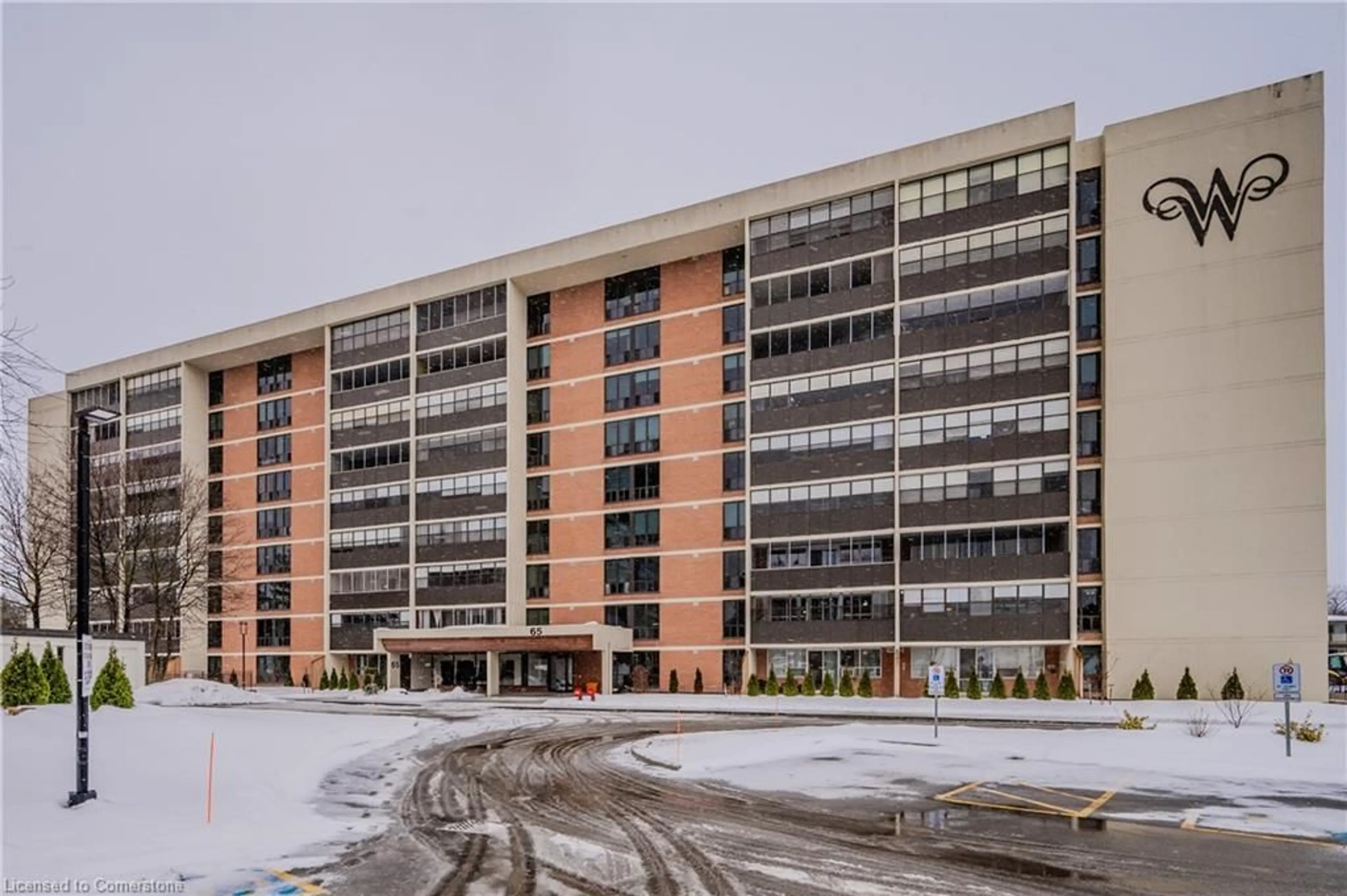 Indoor foyer for 65 Westmount Rd #801, Waterloo Ontario N2L 5G6