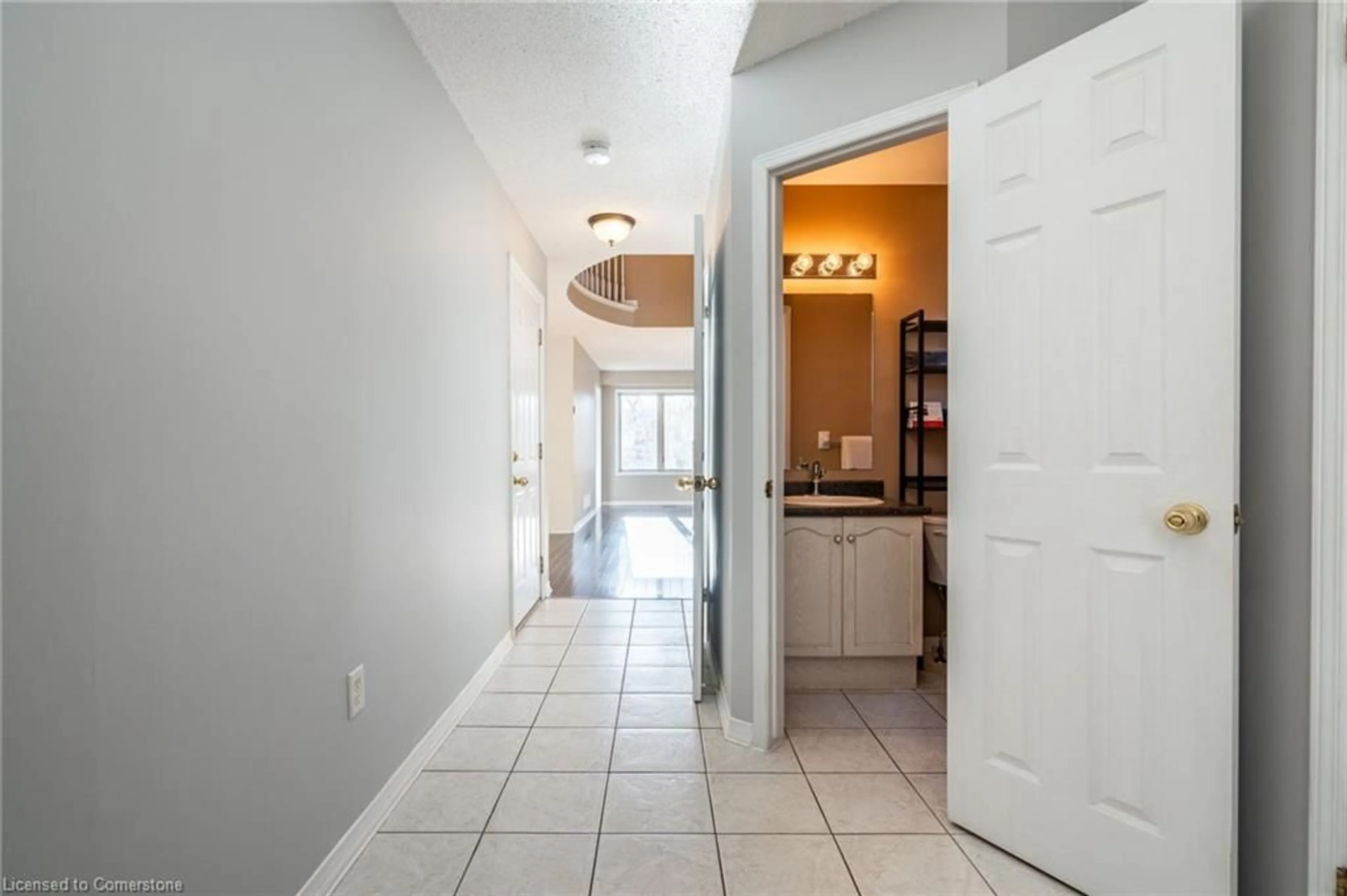 Indoor entryway for 1276 Silvan Forest Dr #17, Burlington Ontario L7M 4V8