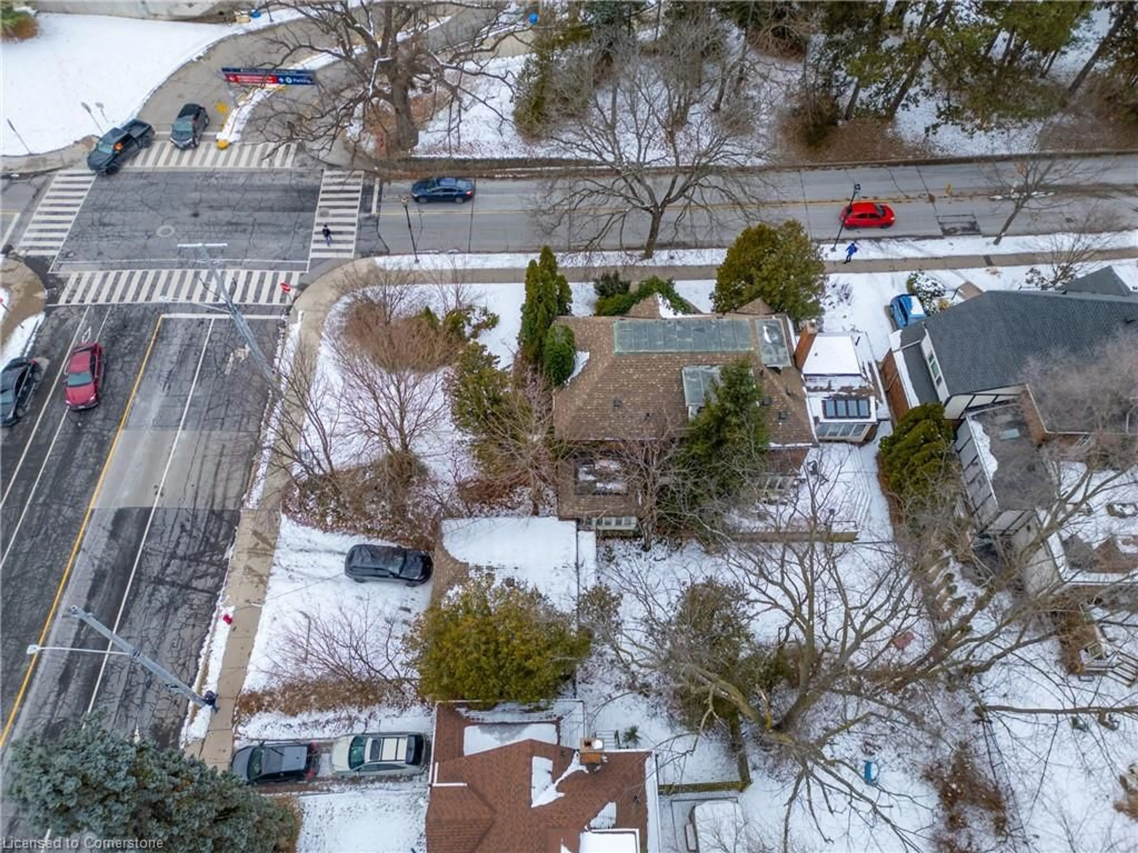 A pic from outside/outdoor area/front of a property/back of a property/a pic from drone, city buildings view from balcony for 4 Forsyth Ave, Hamilton Ontario L8S 4E1