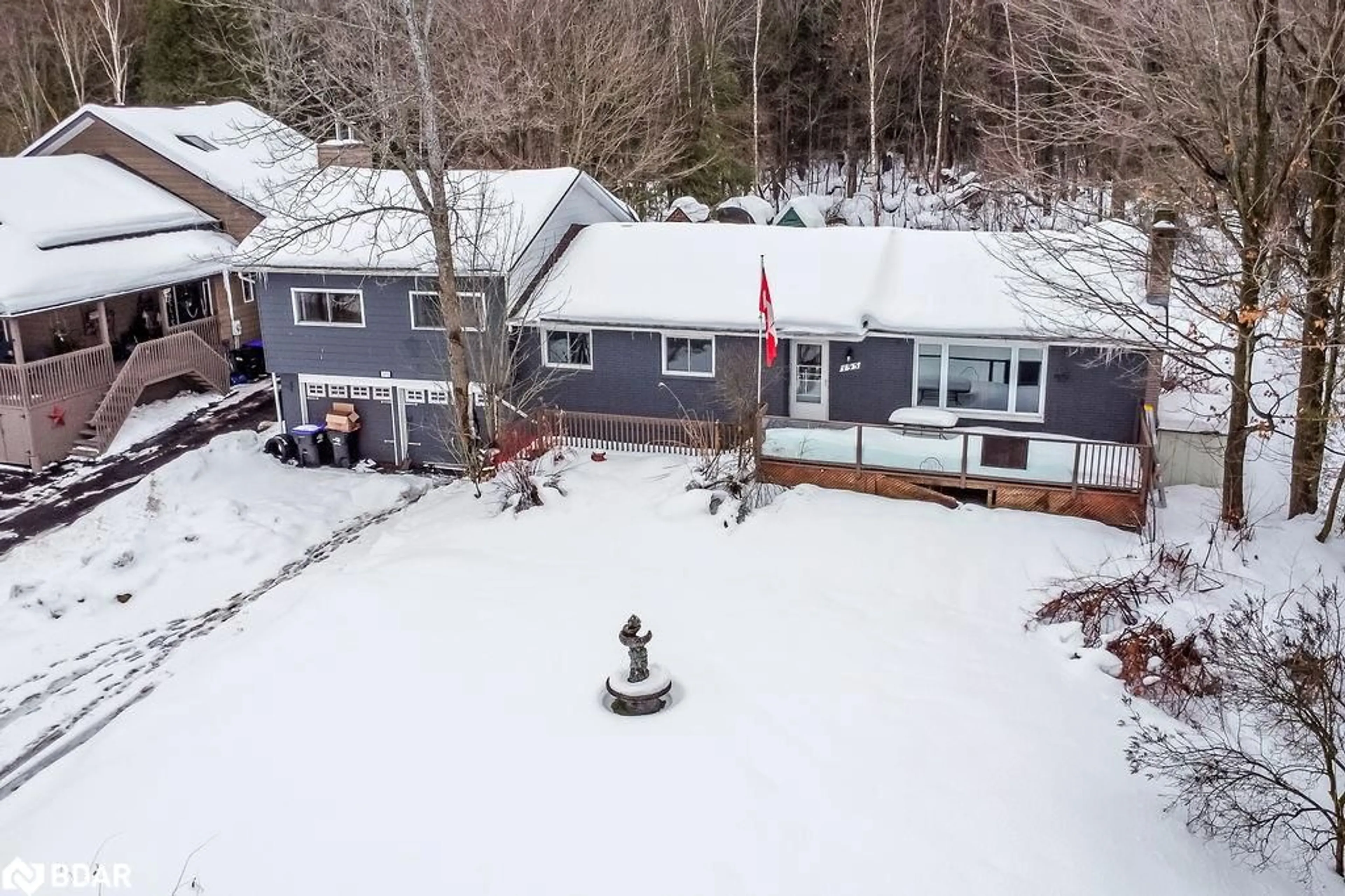 A pic from outside/outdoor area/front of a property/back of a property/a pic from drone, mountain view for 195 Bayview Ave, Port McNicoll Ontario L0K 1R0