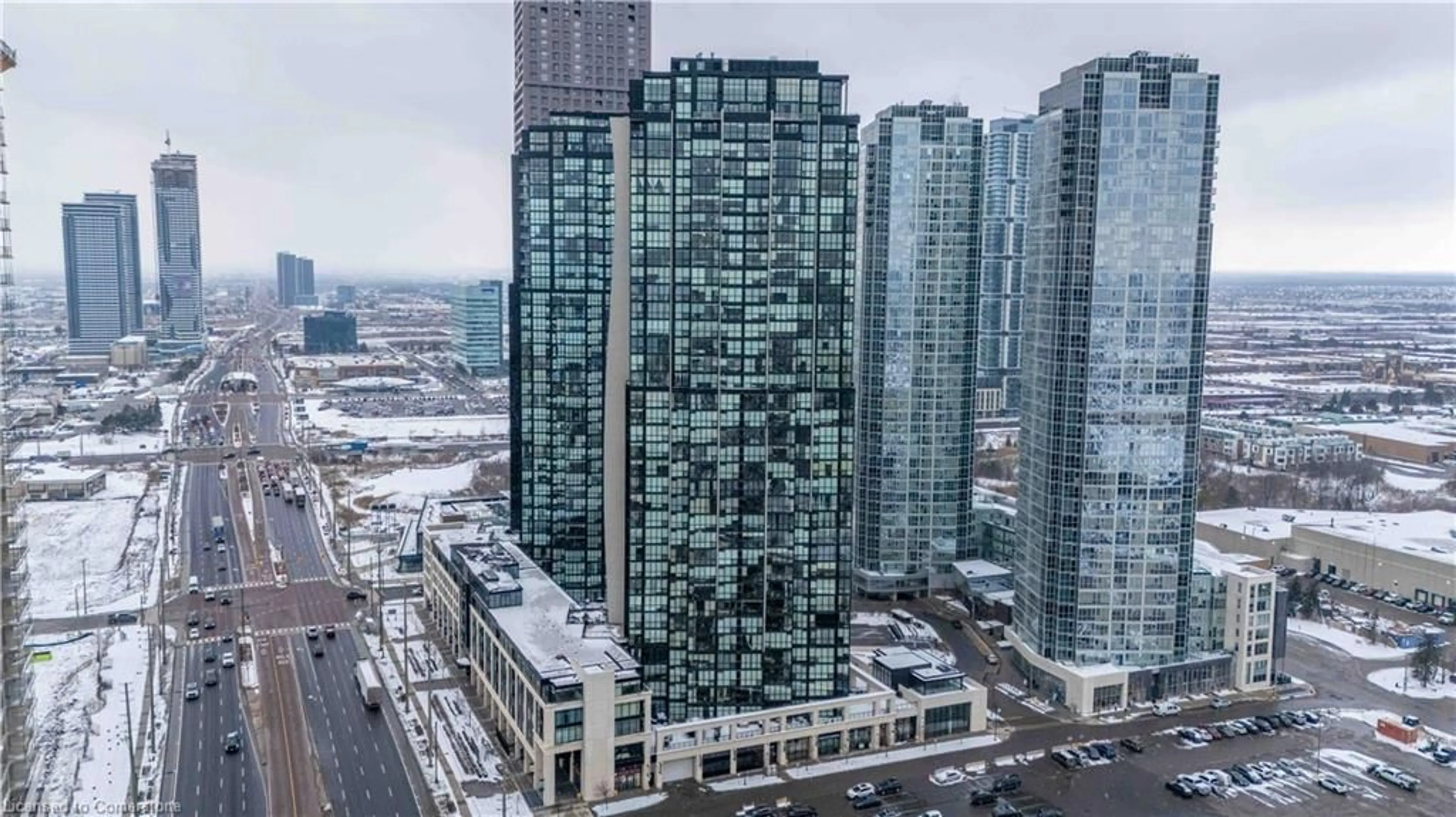 A pic from outside/outdoor area/front of a property/back of a property/a pic from drone, city buildings view from balcony for 2900 Highway 7 #2206, Vaughan Ontario L4K 0G3