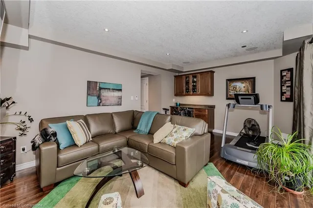 Additional property image - 563 Landgren Crt
