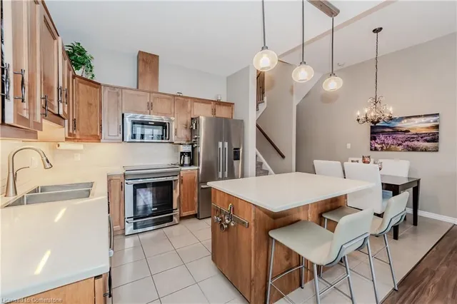 Additional property image - 563 Landgren Crt