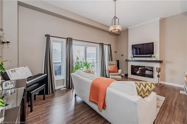 Additional property image - 563 Landgren Crt