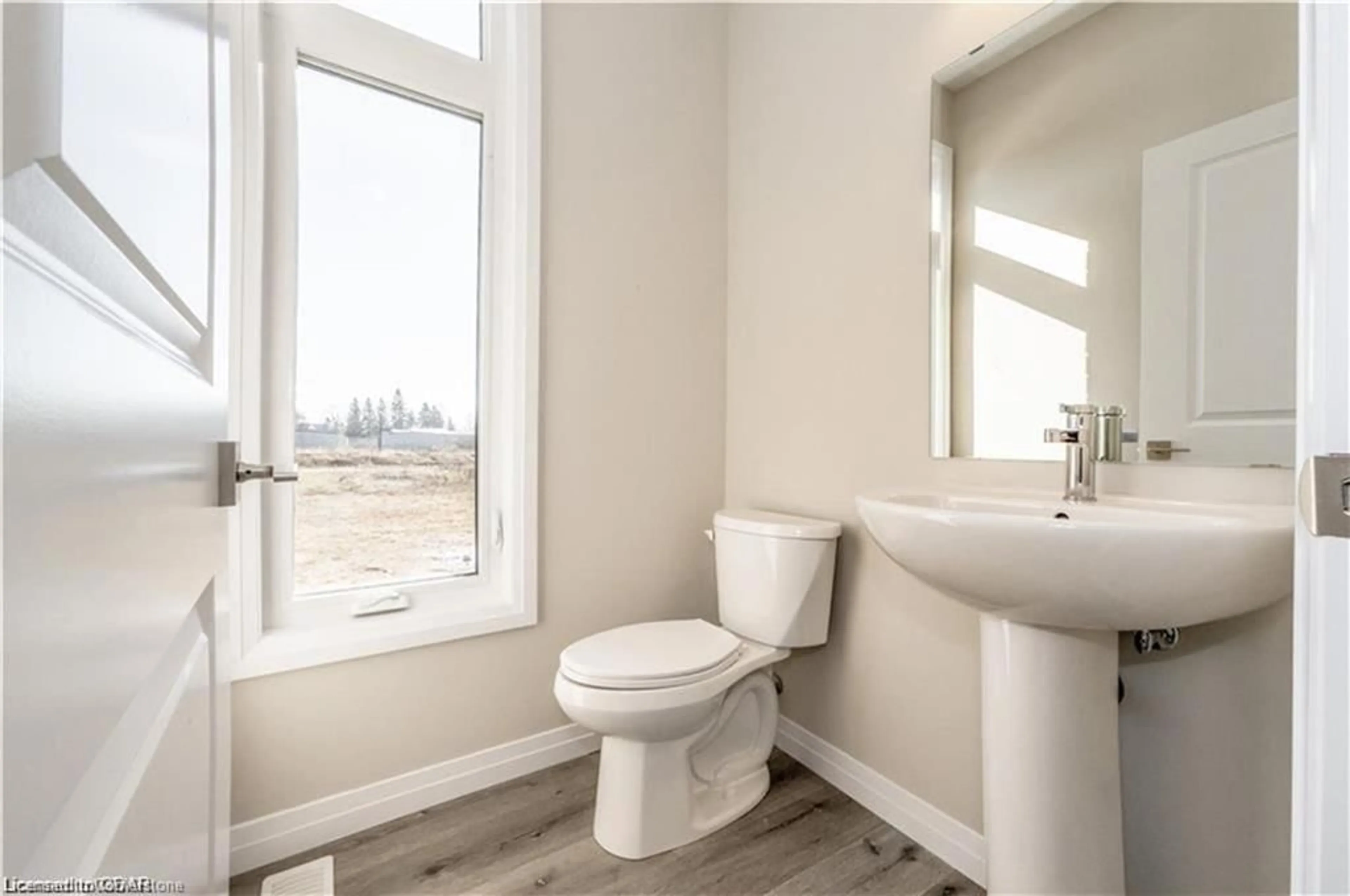 Standard bathroom, unknown for 81 Ayr Meadows Cres, Ayr Ontario N0B 1E0