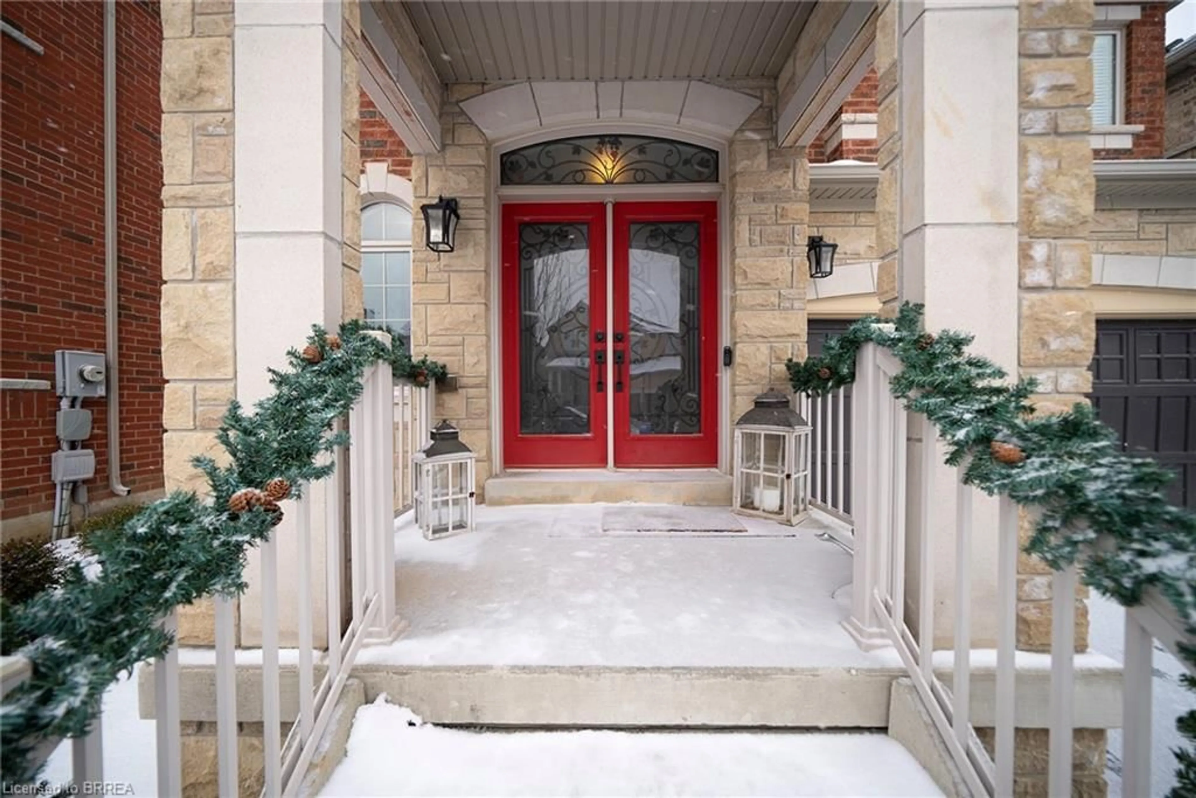 Indoor entryway for 19 Humphrey St, Waterdown Ontario L0R 2H7