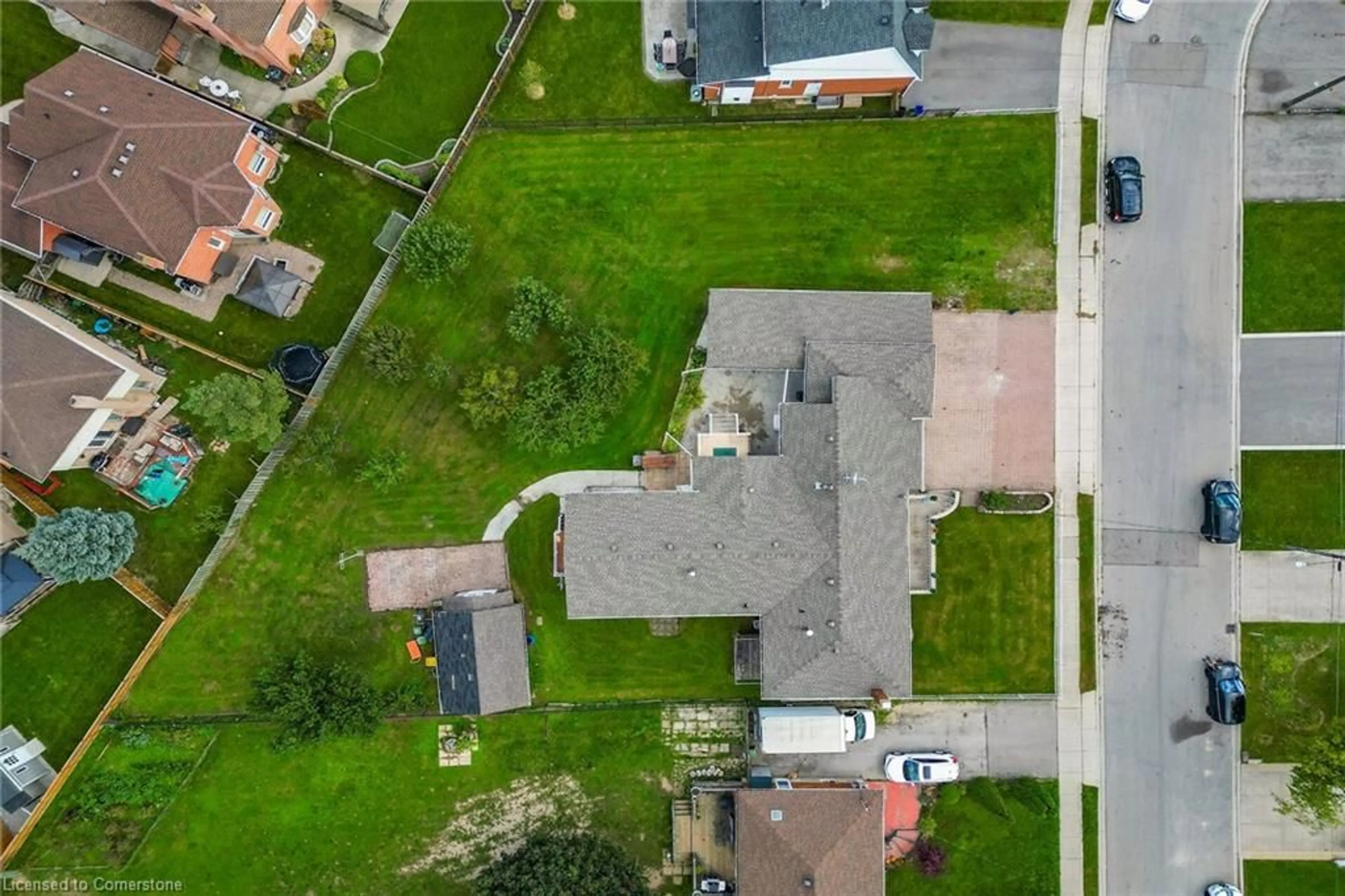 A pic from outside/outdoor area/front of a property/back of a property/a pic from drone, street for 171 Britannia Ave, Hamilton Ontario L8E 1T2