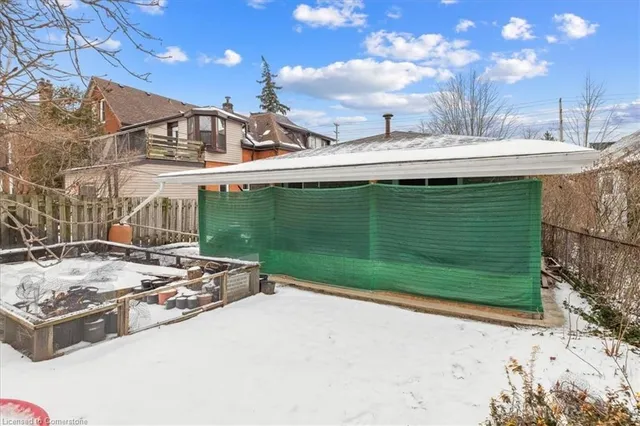 Additional property image - 449 Dundurn St