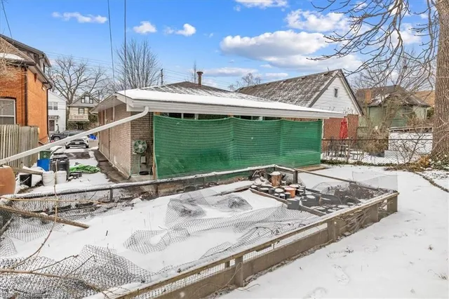 Additional property image - 449 Dundurn St