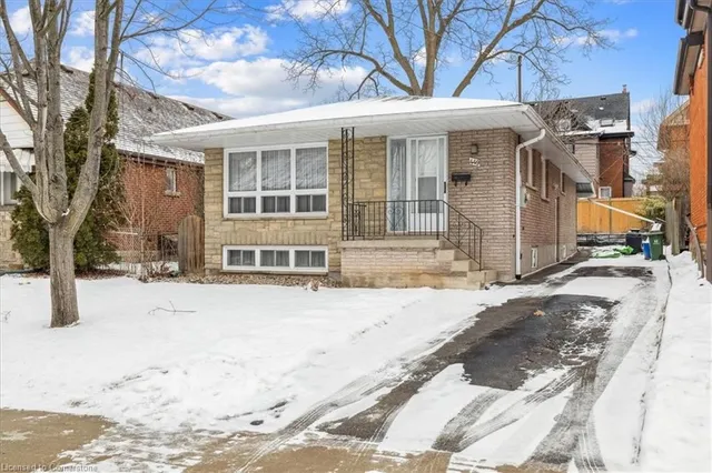 Additional property image - 449 Dundurn St
