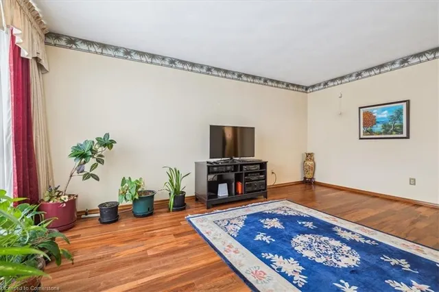 Additional property image - 449 Dundurn St
