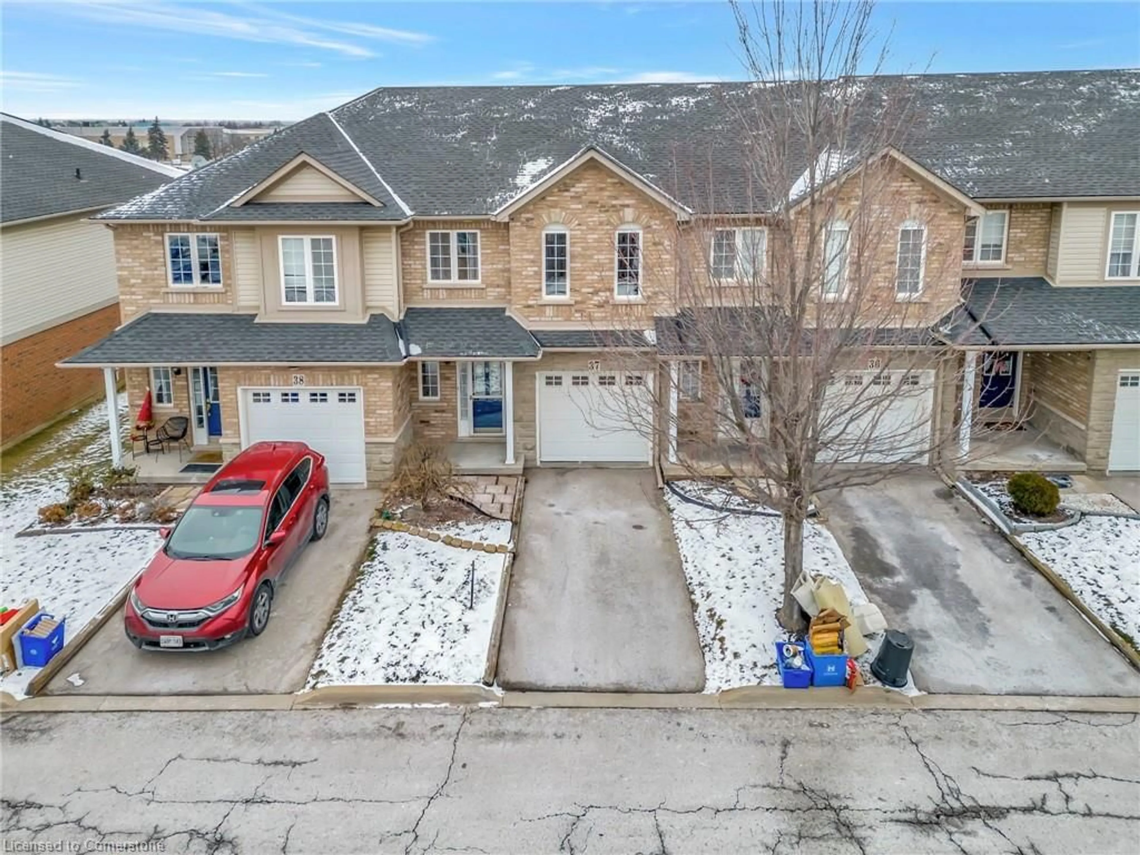 A pic from outside/outdoor area/front of a property/back of a property/a pic from drone, street for 7 Southside Pl #37, Hamilton Ontario L9C 7W6