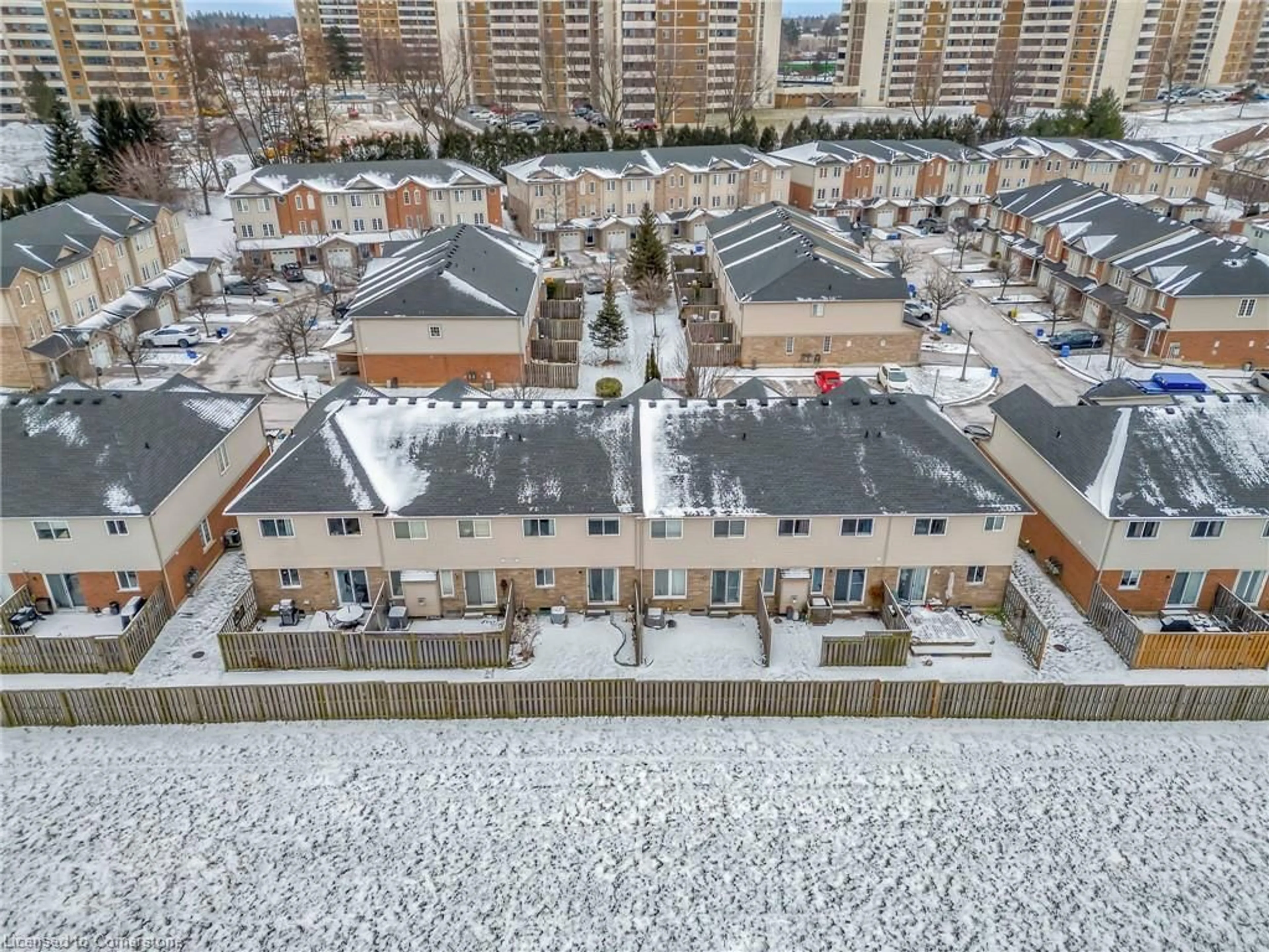 A pic from outside/outdoor area/front of a property/back of a property/a pic from drone, city buildings view from balcony for 7 Southside Pl #37, Hamilton Ontario L9C 7W6