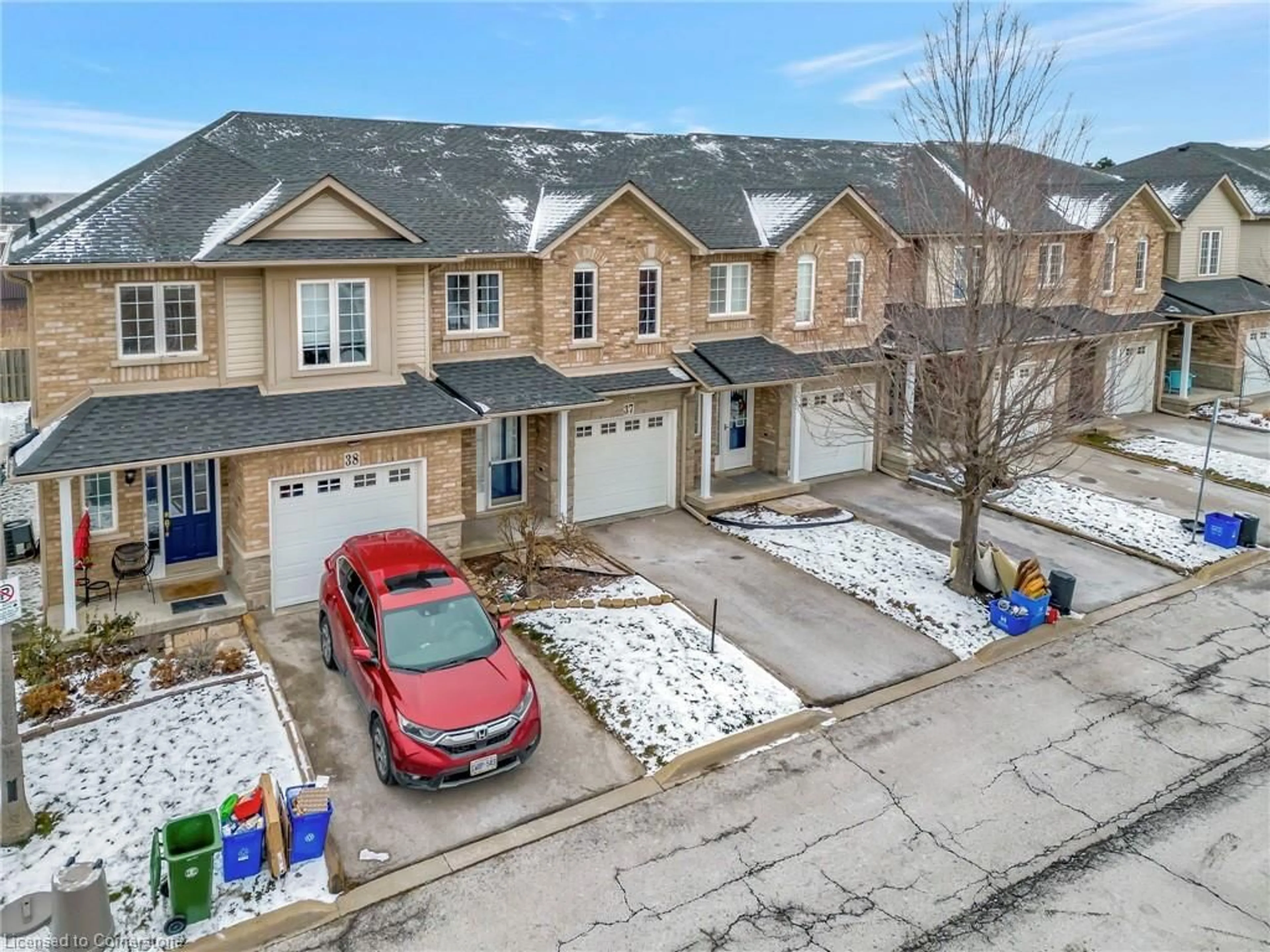 A pic from outside/outdoor area/front of a property/back of a property/a pic from drone, street for 7 Southside Pl #37, Hamilton Ontario L9C 7W6