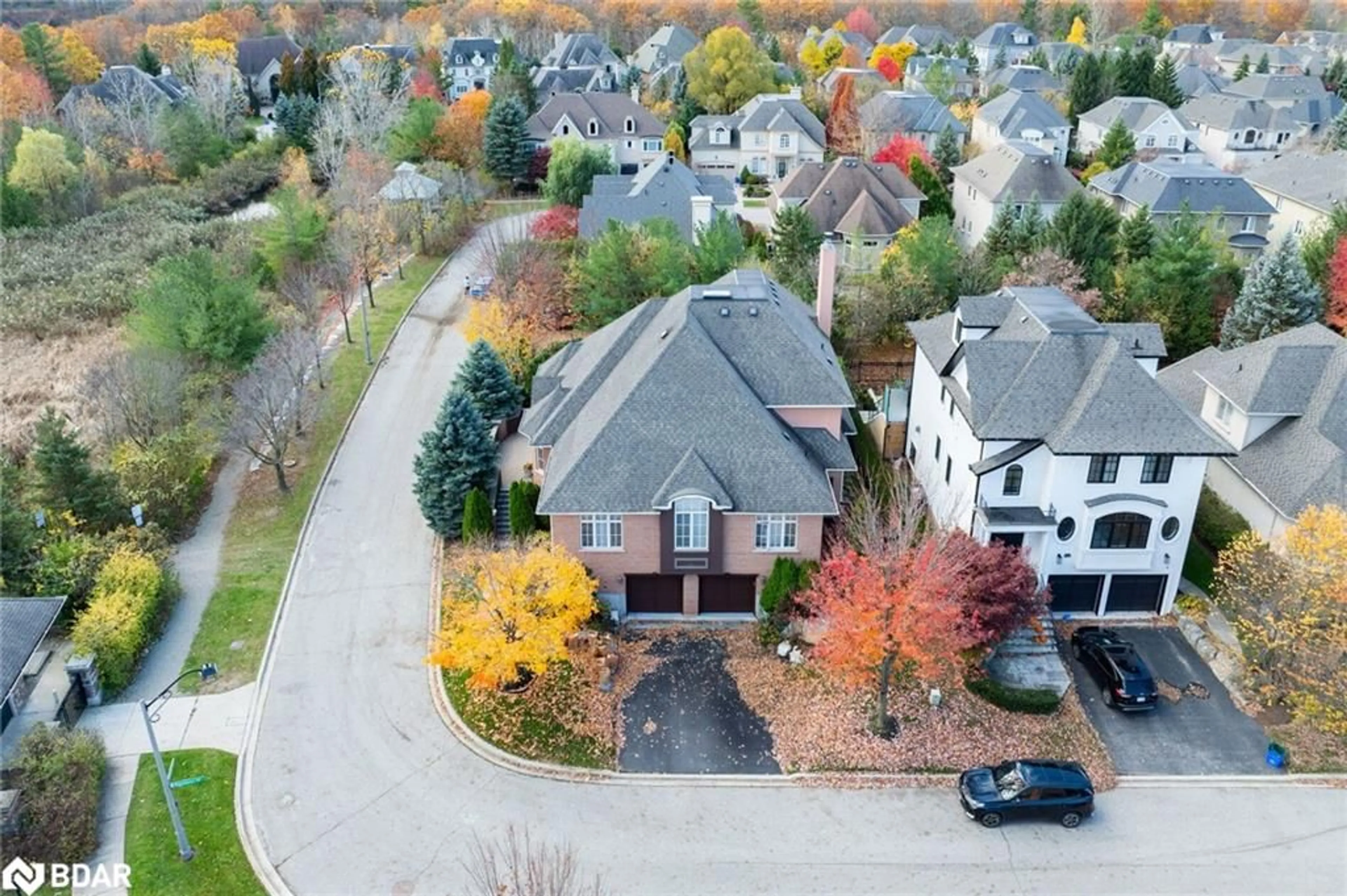 A pic from outside/outdoor area/front of a property/back of a property/a pic from drone, street for 2184 Providence Rd, Oakville Ontario L6H 6Z2