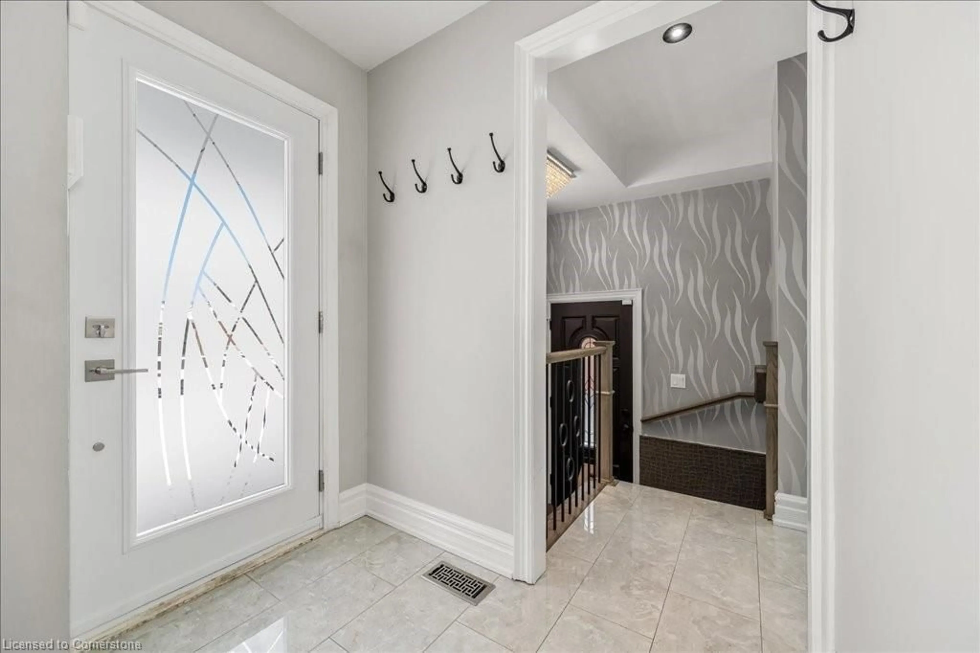 Indoor entryway for 27 Alba St, Stoney Creek Ontario L8G 1N9