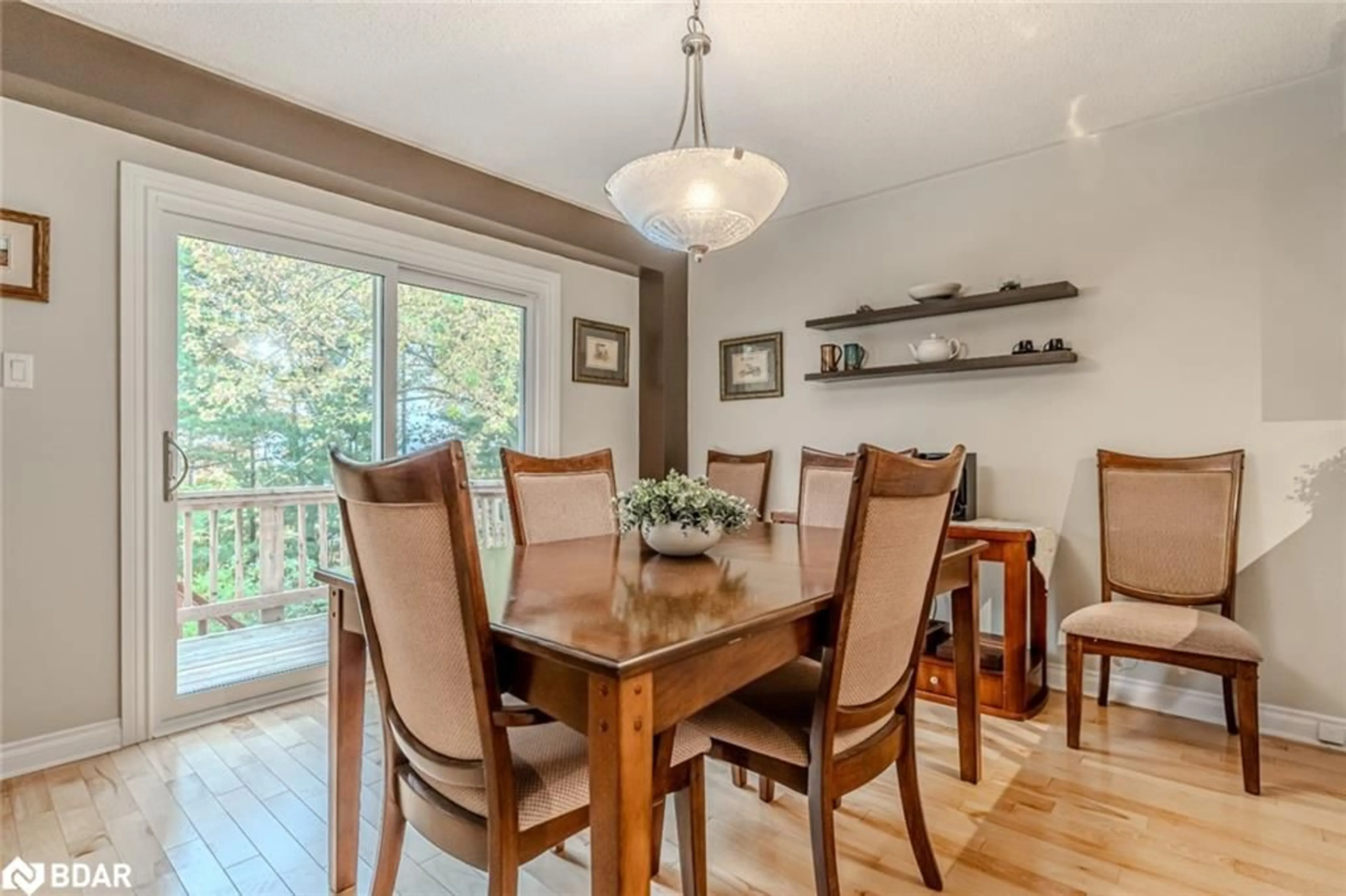 Dining room, wood/laminate floor for 103 Browning Trail, Barrie Ontario L4N 6R2