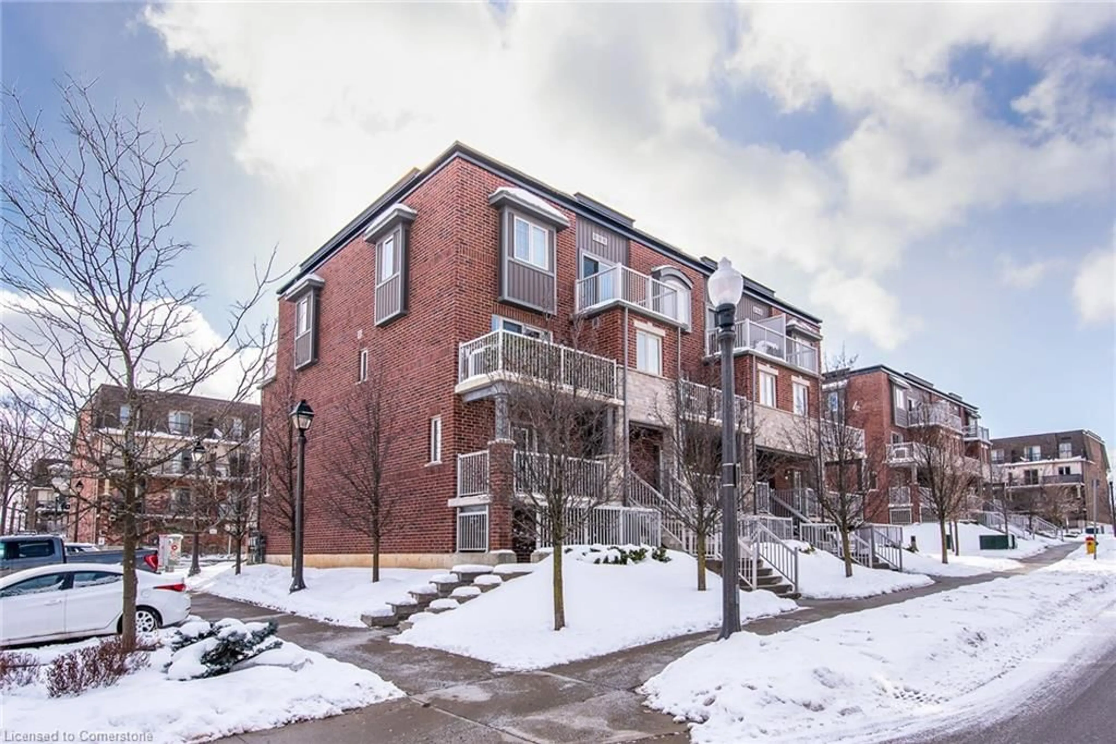 Patio, street for 30 Sienna St #B, Kitchener Ontario N2R 0H7