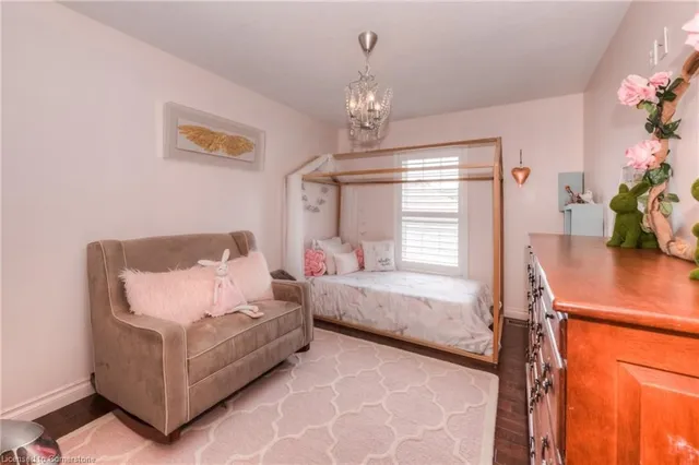 Additional property image - 148 Chandos Dr