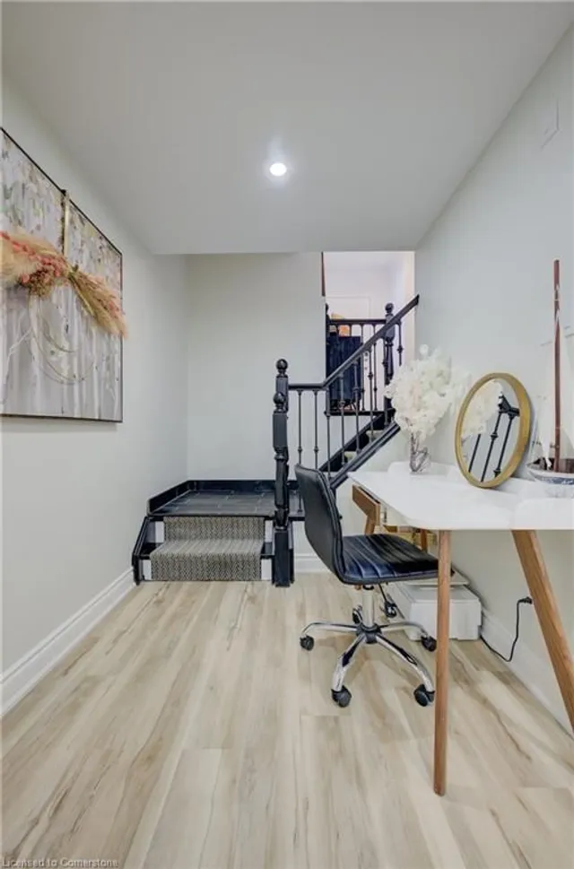 Additional property image - 148 Chandos Dr
