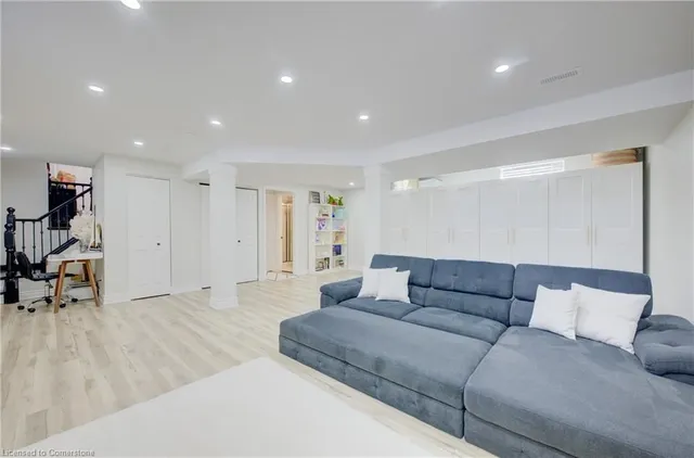 Additional property image - 148 Chandos Dr