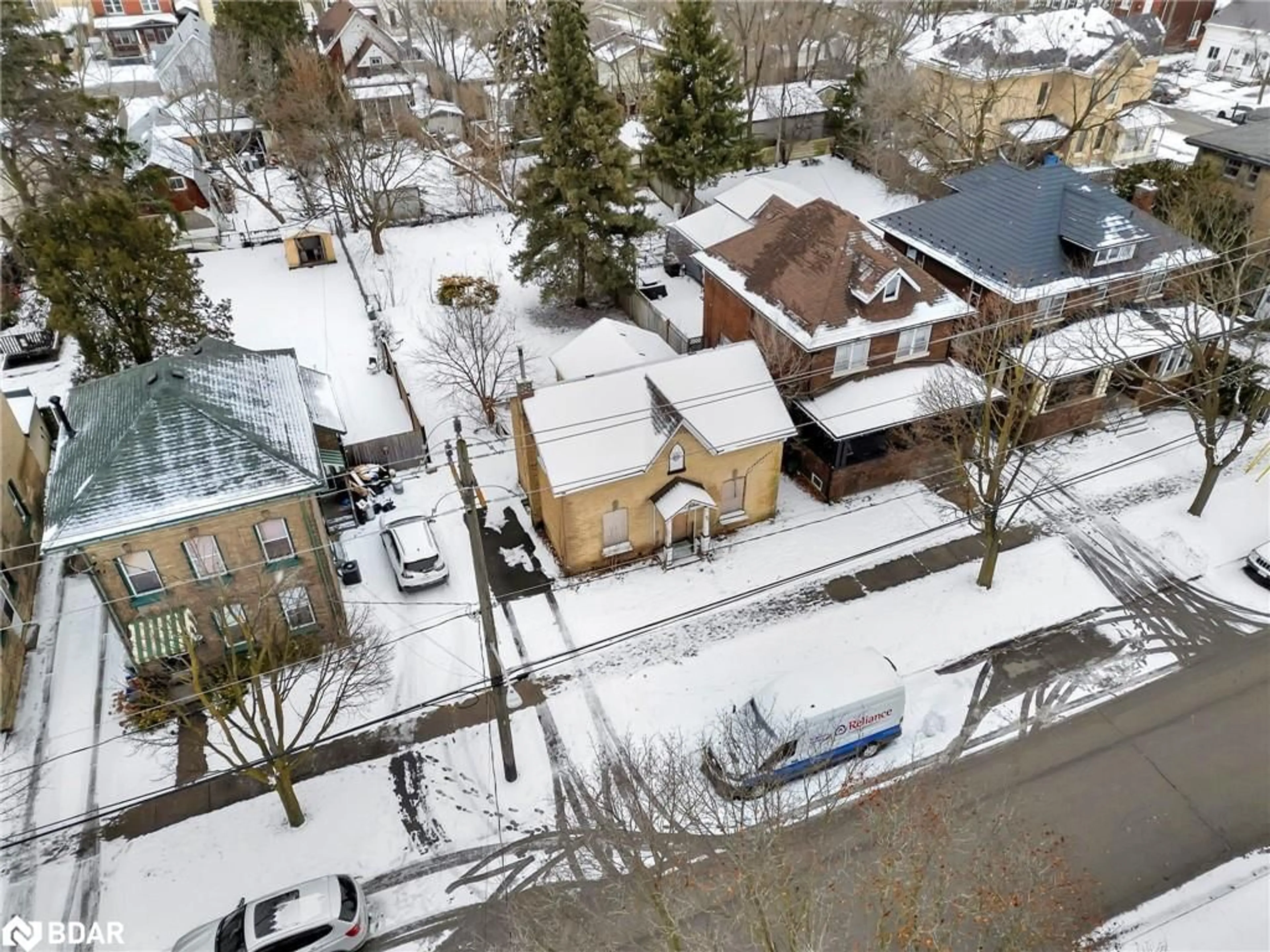 A pic from outside/outdoor area/front of a property/back of a property/a pic from drone, street for 43 East Ave, Brantford Ontario N3S 3L2