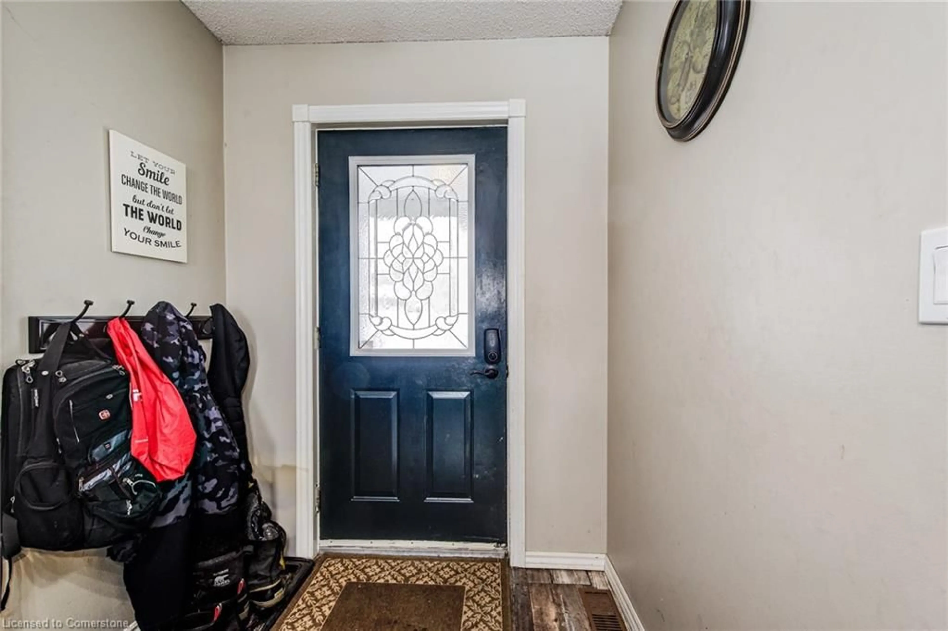 Indoor entryway for 425 Clyde St, Mount Forest Ontario N0G 2L3