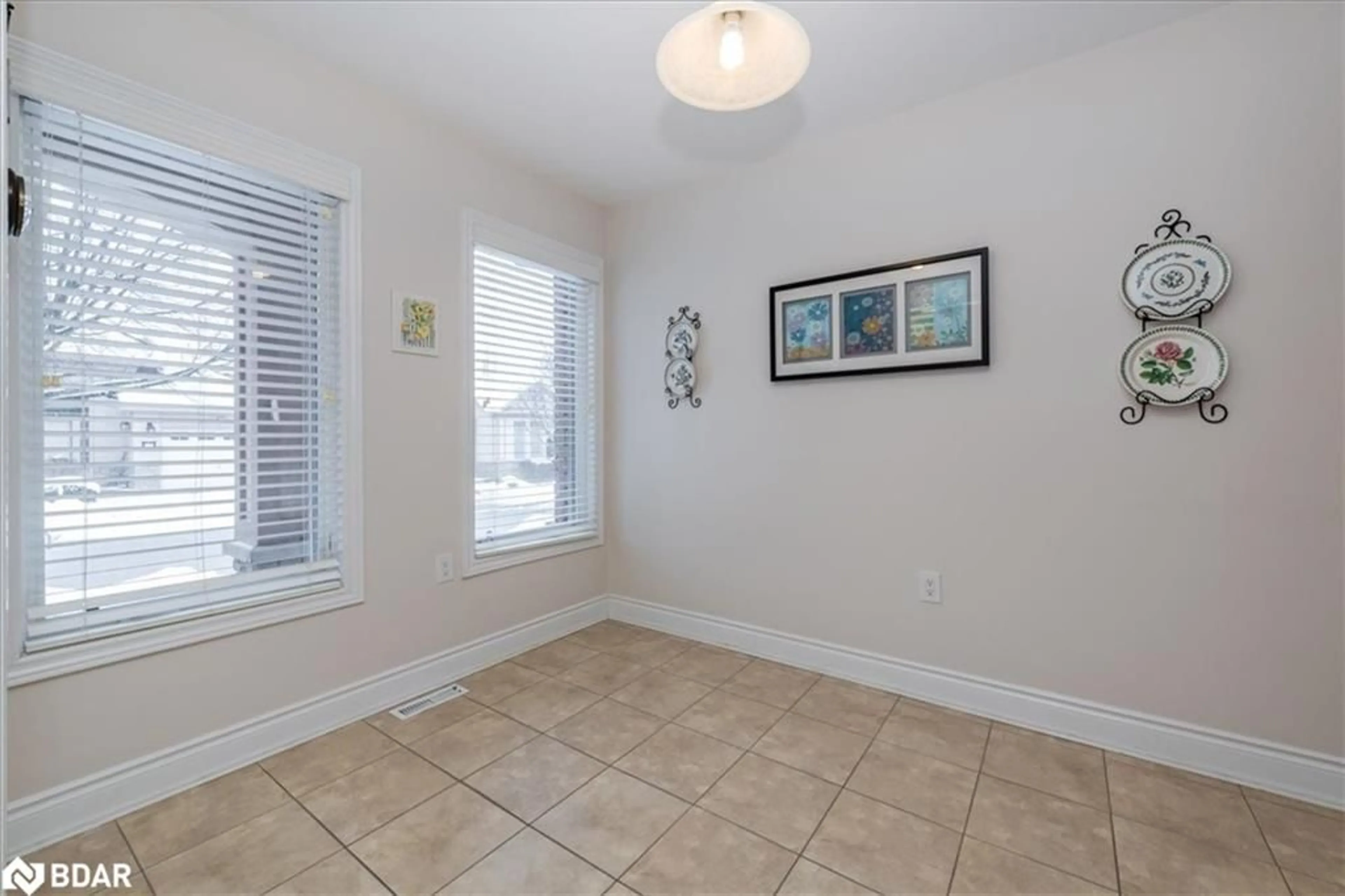 A pic of a room for 15 Via Vistana Rd, Alliston Ontario L9R 0C5