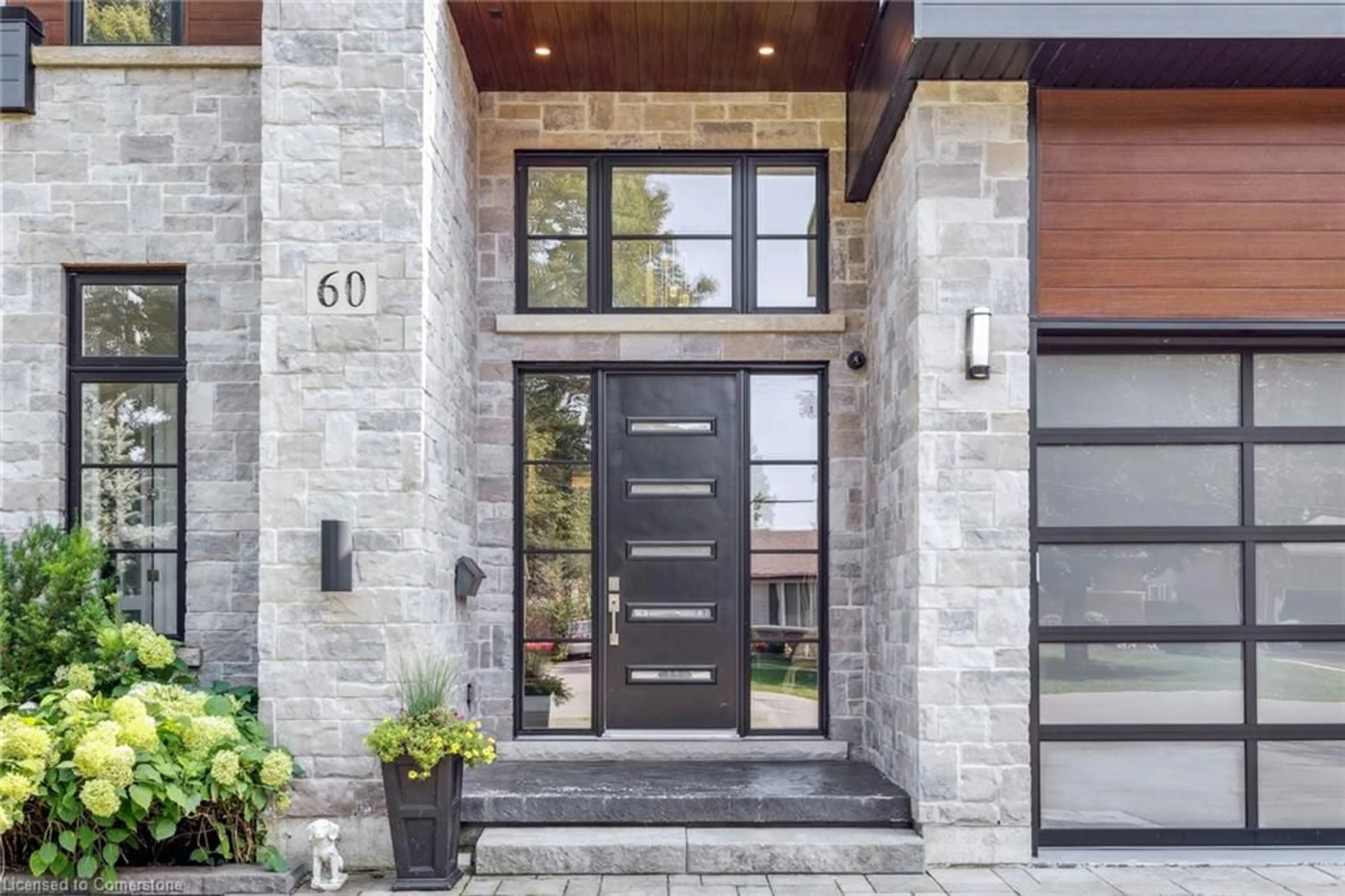 Indoor entryway for 60 Garden Ave, Ancaster Ontario L9G 2J5