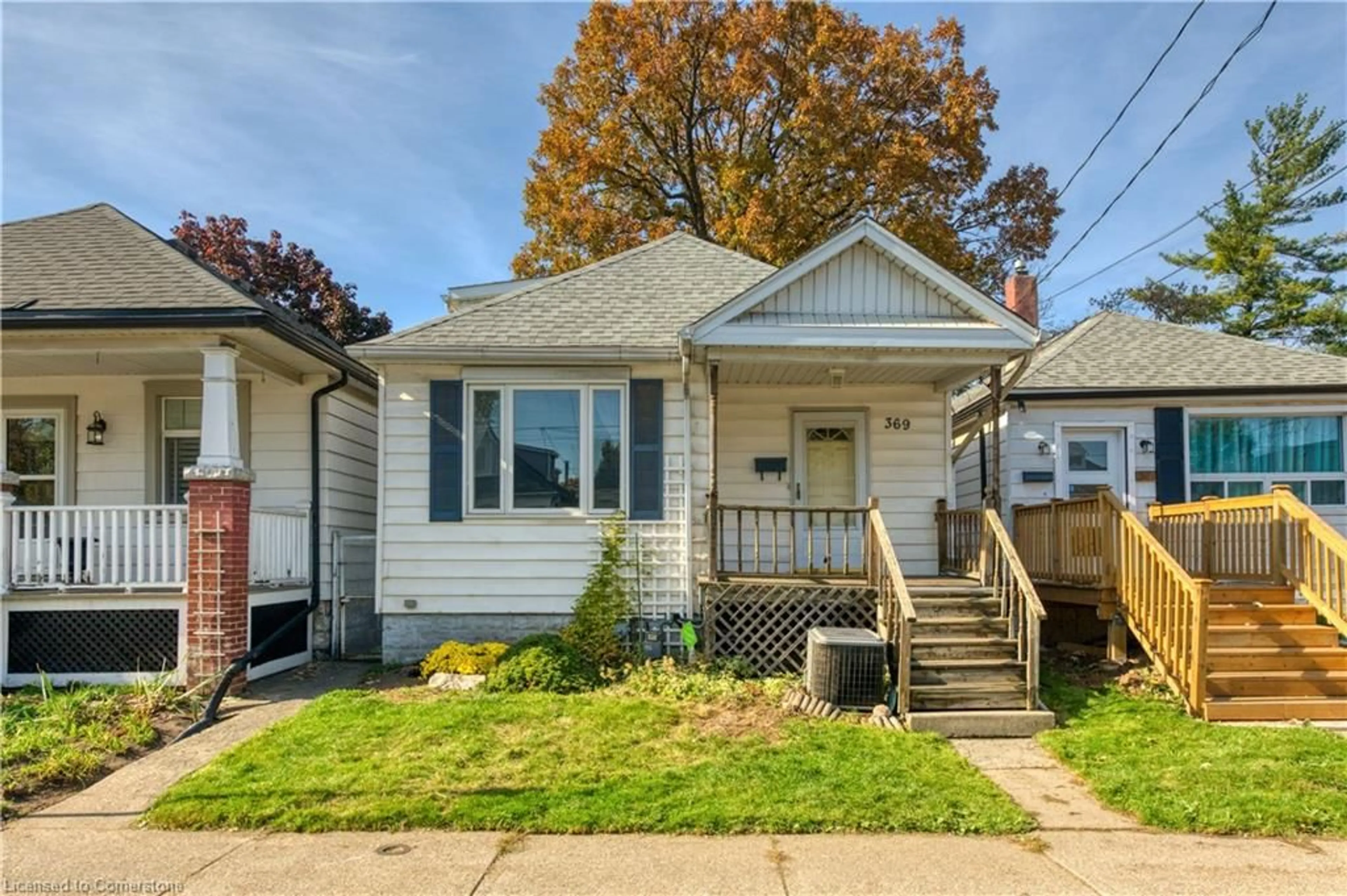 Home with vinyl exterior material, street for 369 Fairfield Ave, Hamilton Ontario L8H 5J1