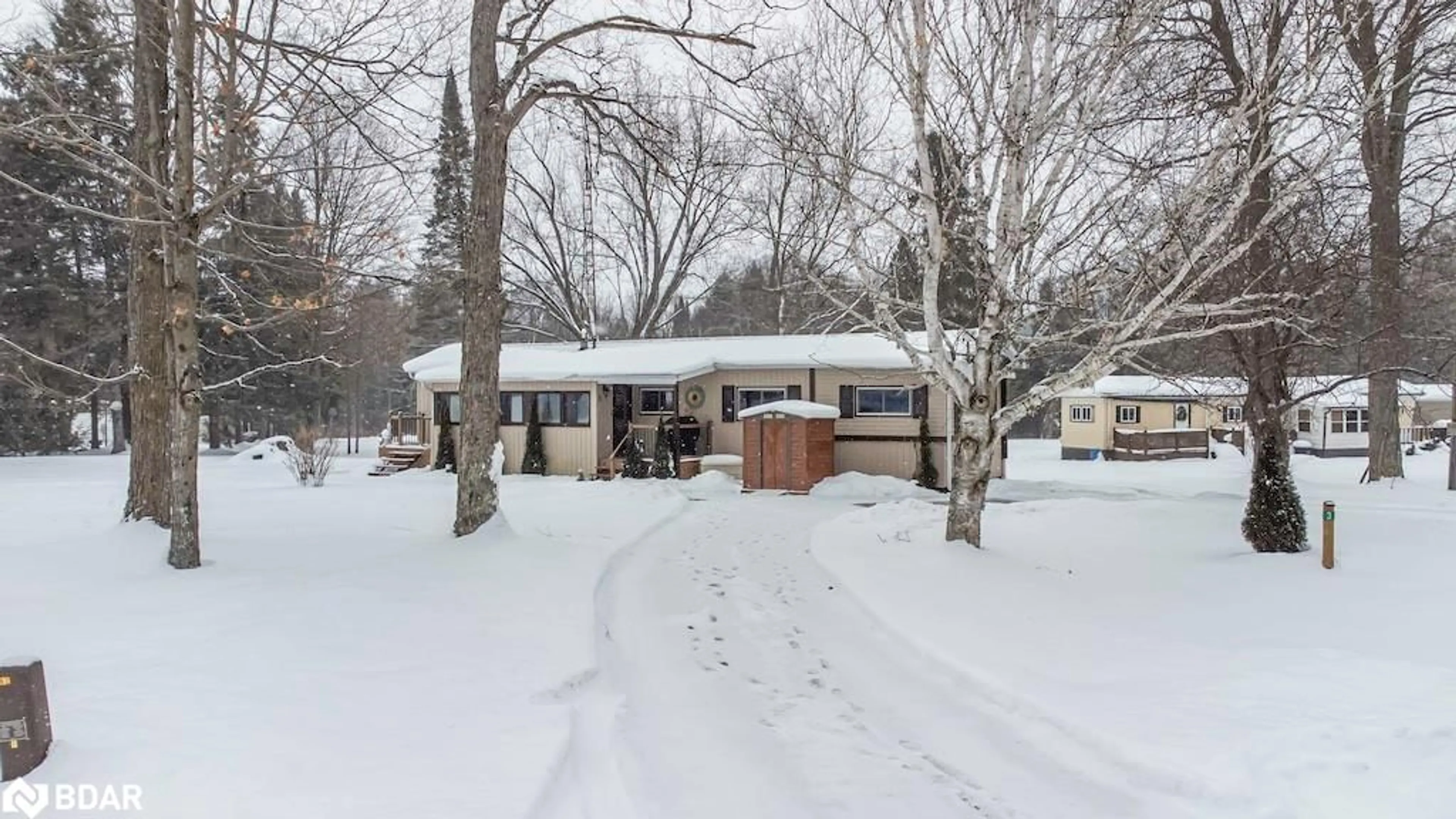 Unknown for 3 Bruce Dr, Kawartha Lakes Ontario L0B 1K0
