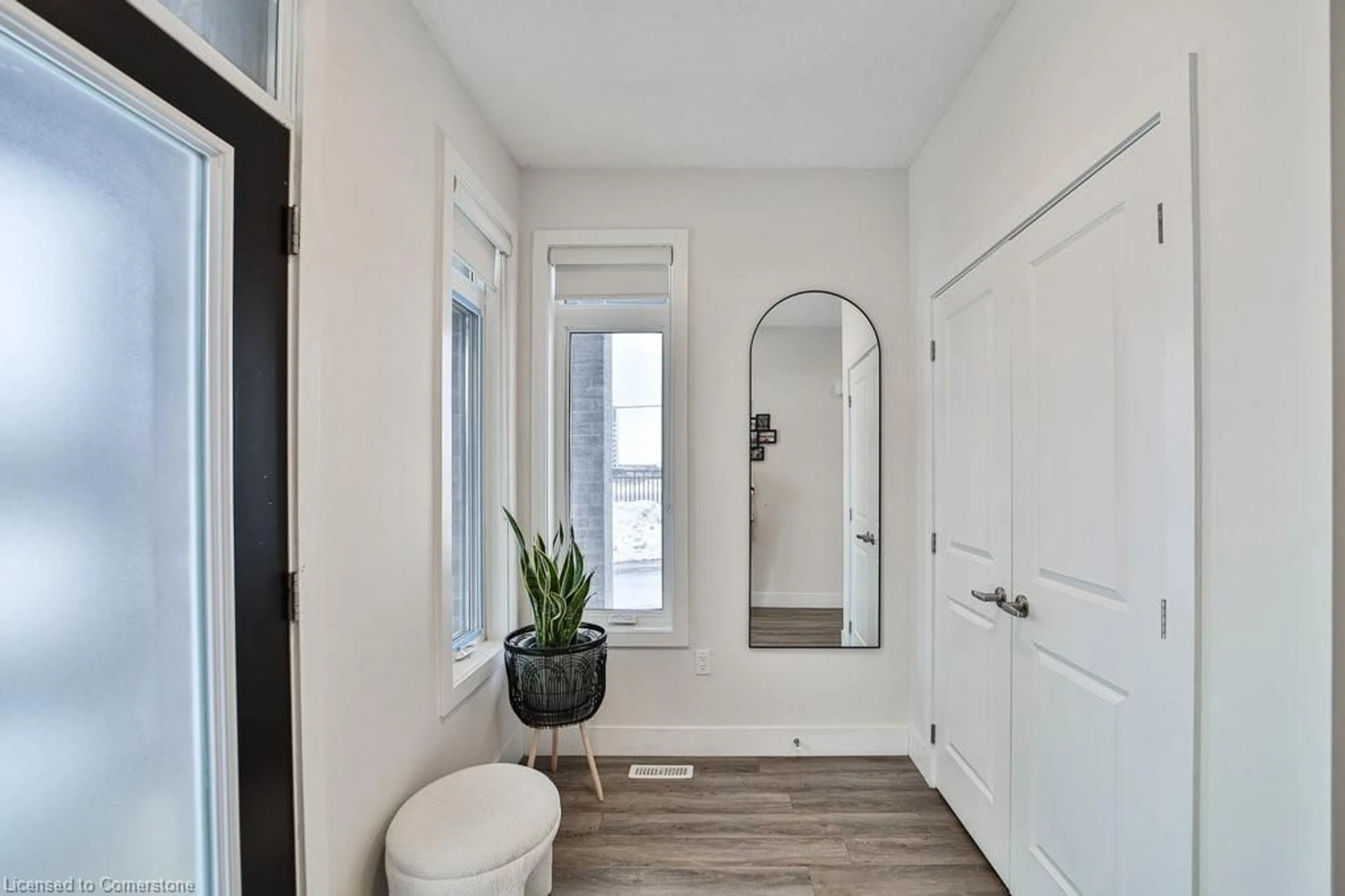 Indoor entryway for 3575 Southbridge Ave #19, London Ontario N6L 0G9