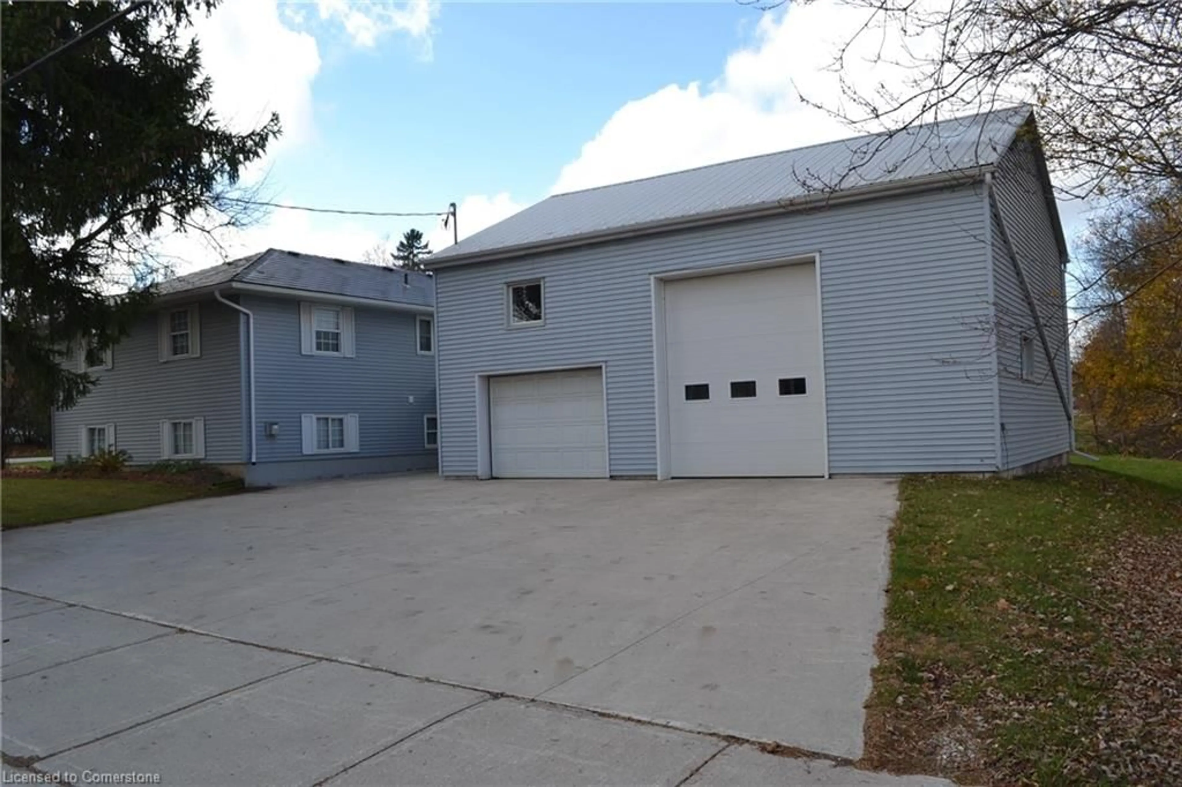 Indoor garage for 3710 Manser Rd, Linwood Ontario N0B 2A0