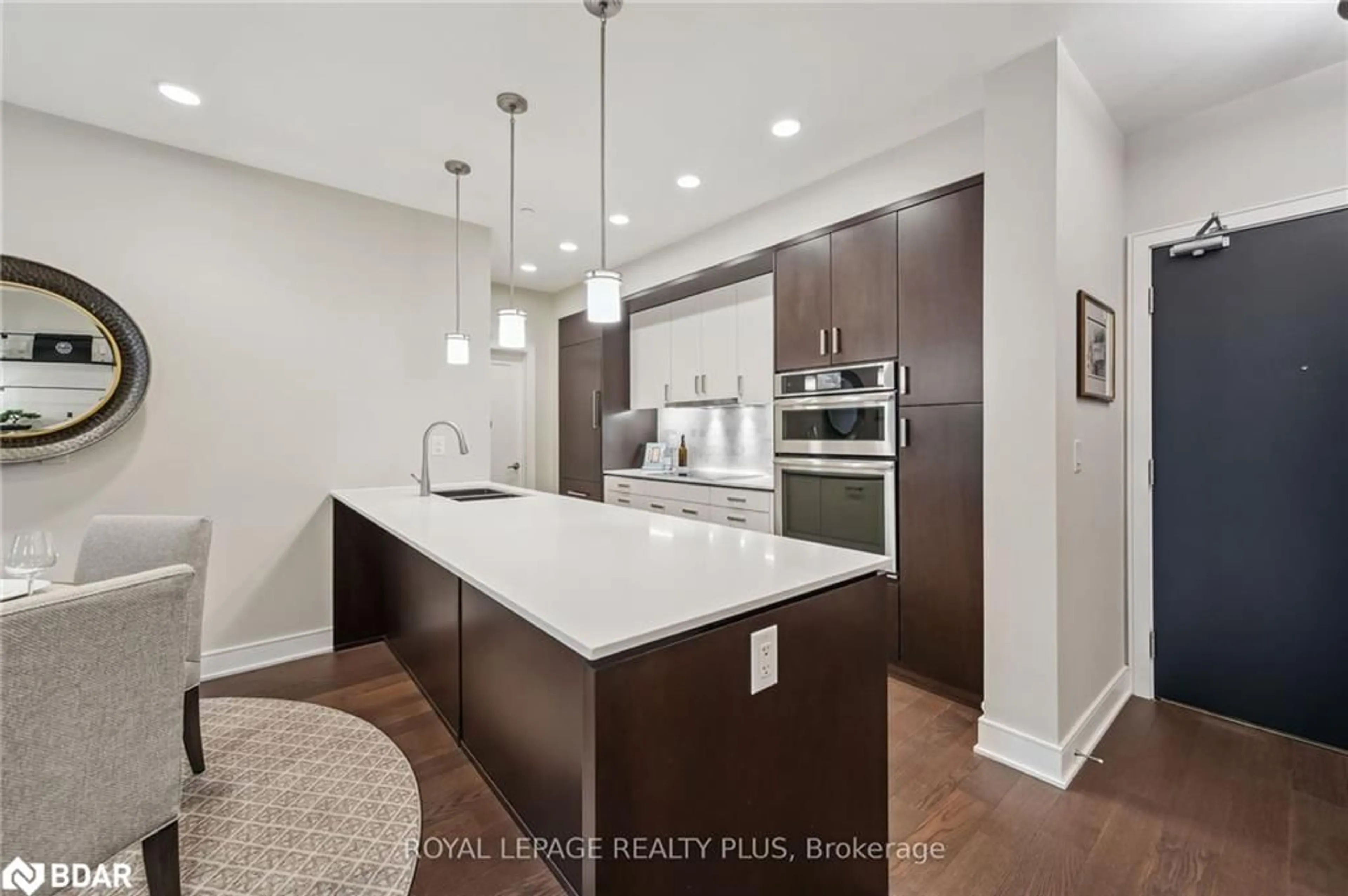 Open concept kitchen, unknown for 1575 Lakeshore Road West Rd #116, Mississauga Ontario L5J 0B1