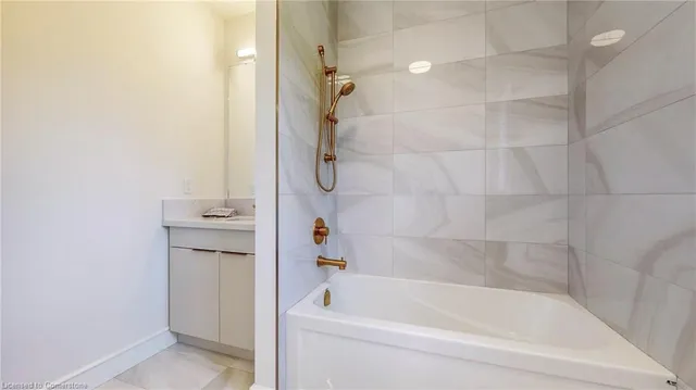 Additional property image - 382A Southcote Rd