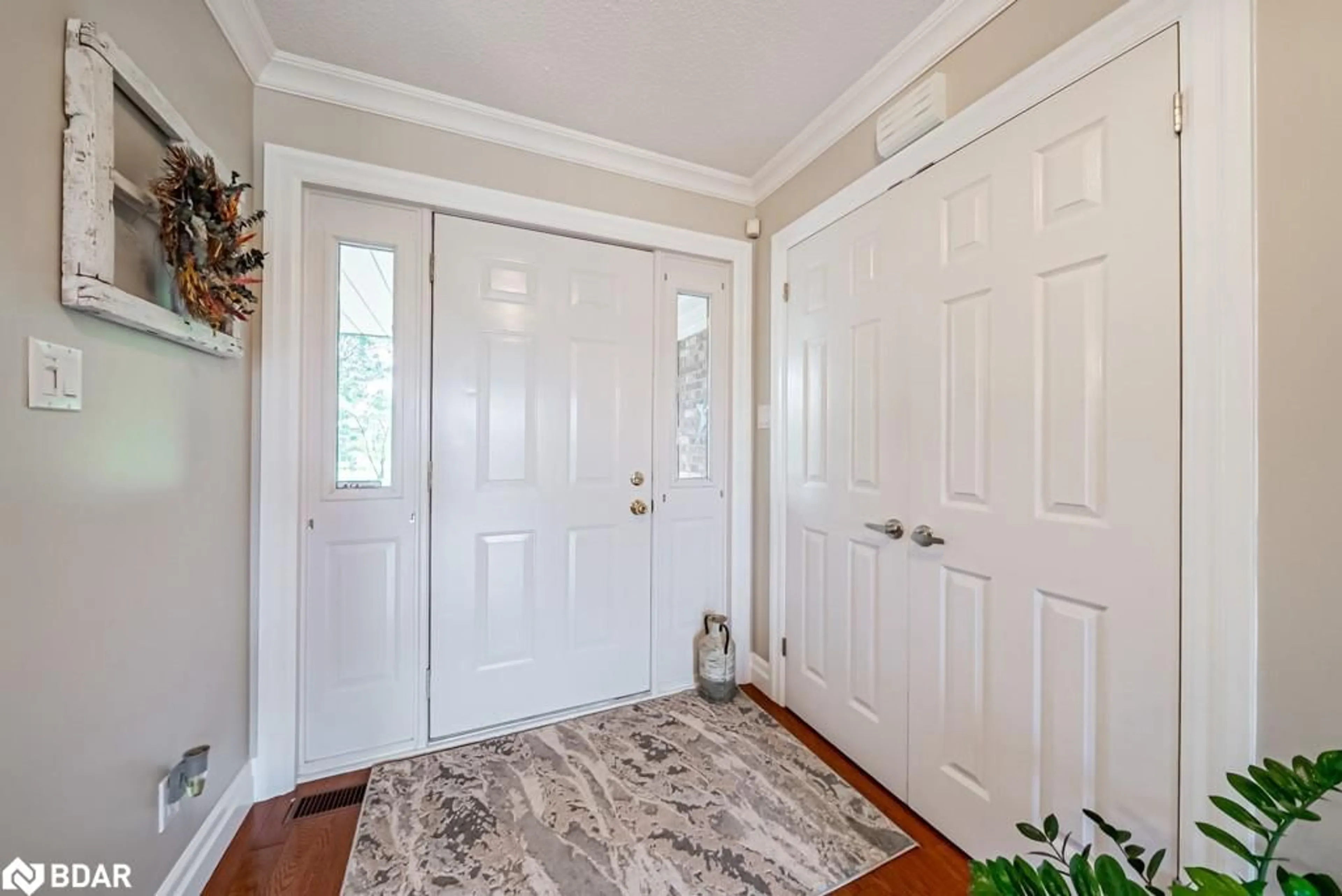 Indoor entryway for 4487 Henderson Rd, Milton Ontario L9E 0K2