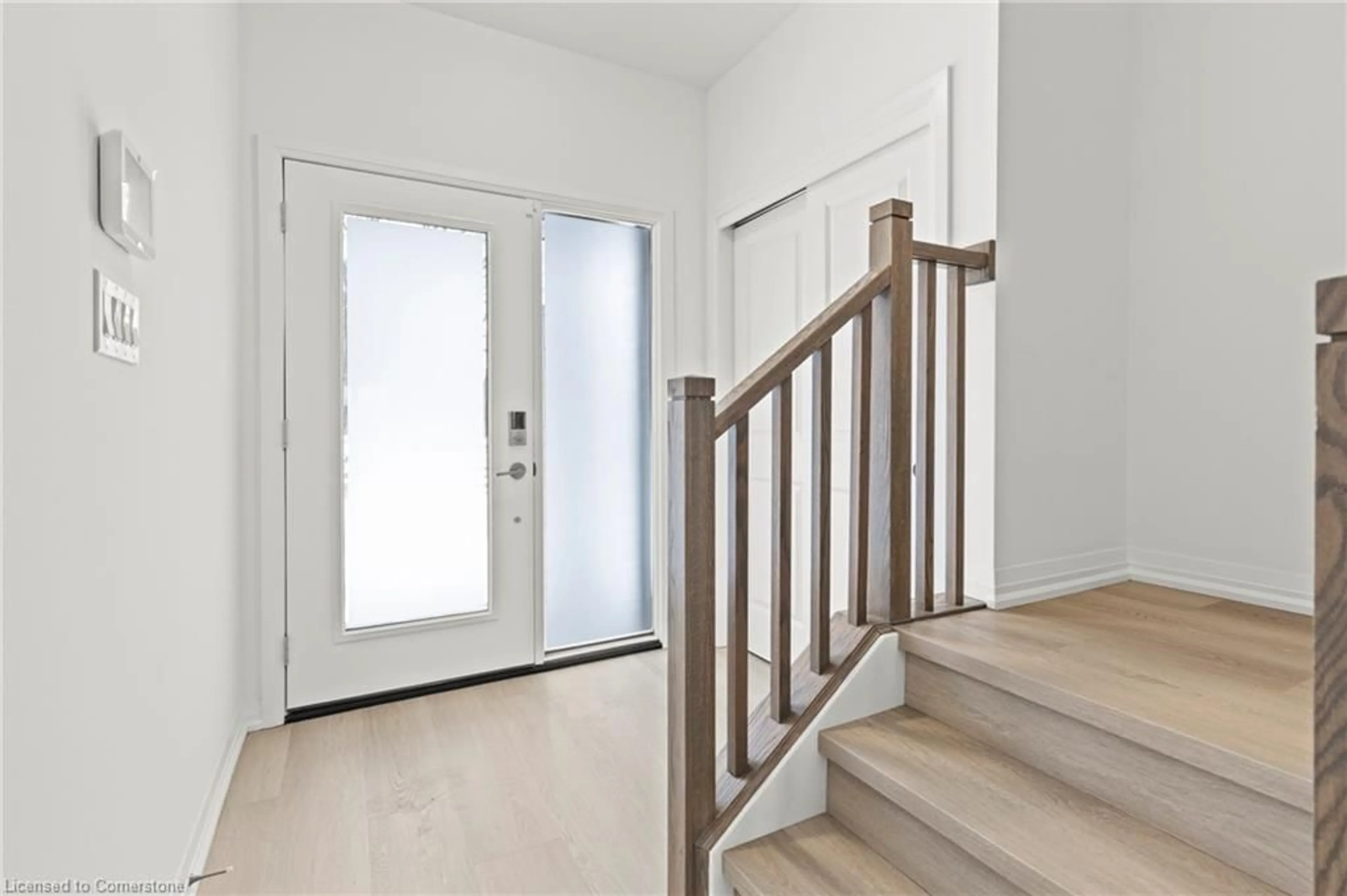 Indoor entryway for 126 Wilson Dr, Niagara Falls Ontario L2V 0M4