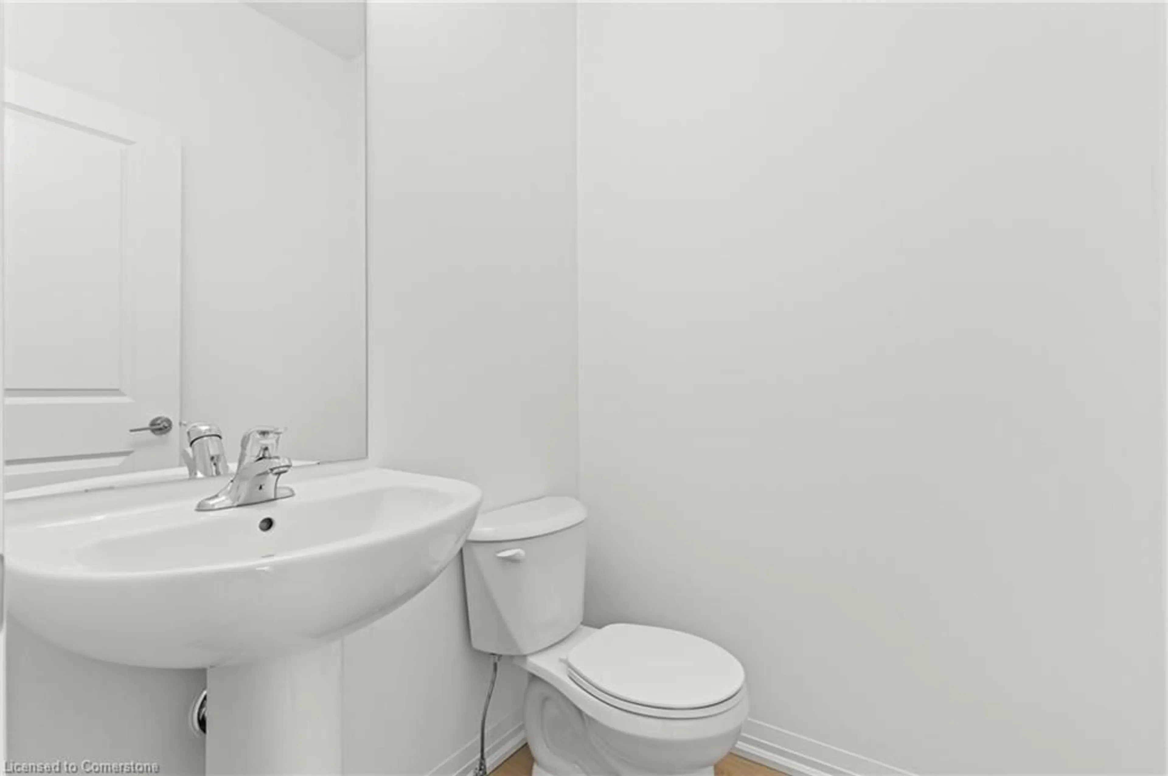 Standard bathroom, floor is not visible for 126 Wilson Dr, Niagara Falls Ontario L2V 0M4