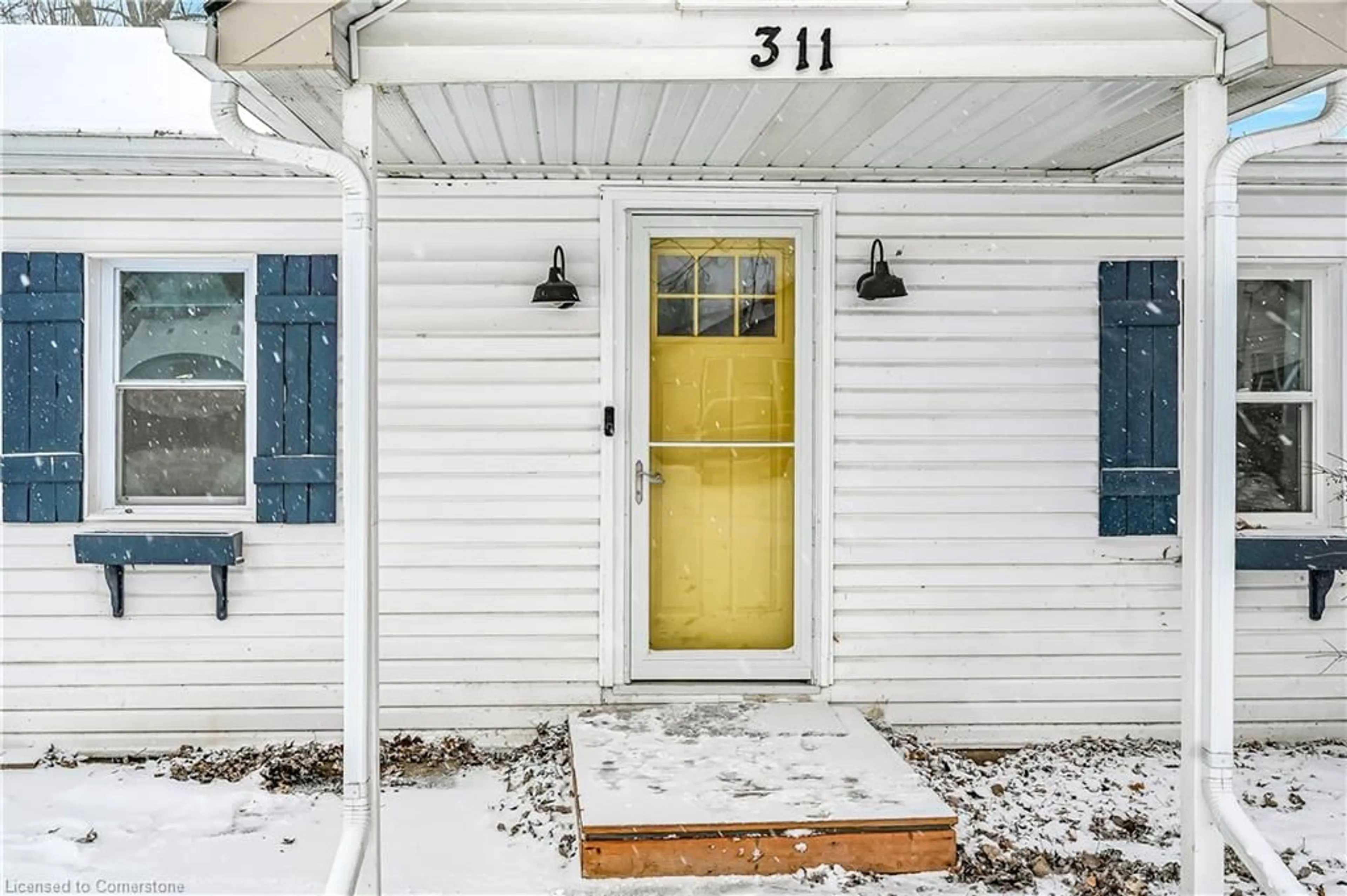 Indoor entryway for 311 Oakwood Ave, Crystal Beach Ontario L0S 1B0