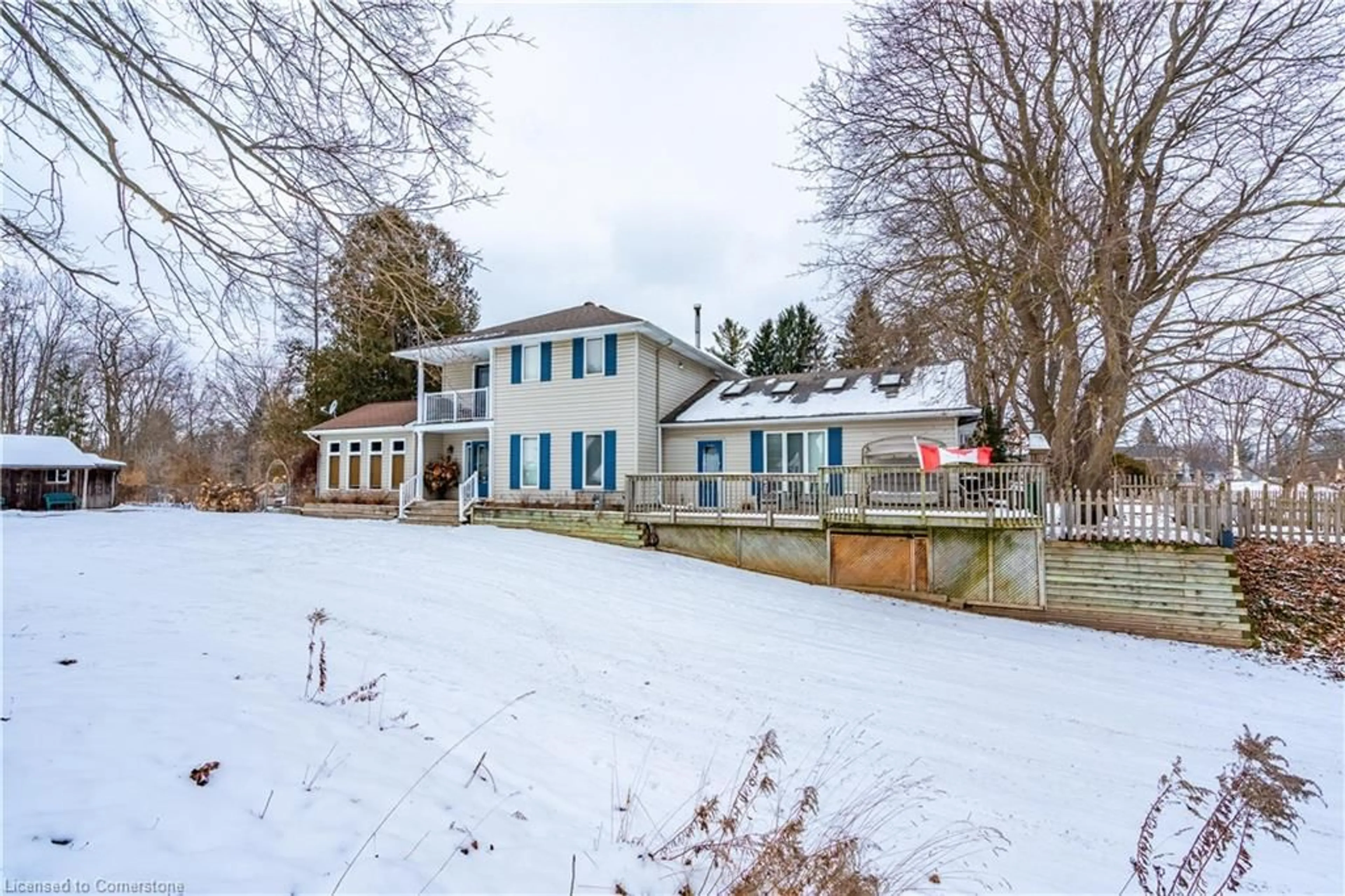 A pic from outside/outdoor area/front of a property/back of a property/a pic from drone, building for 956 Lynden Rd, Ancaster Ontario L0R 1T0