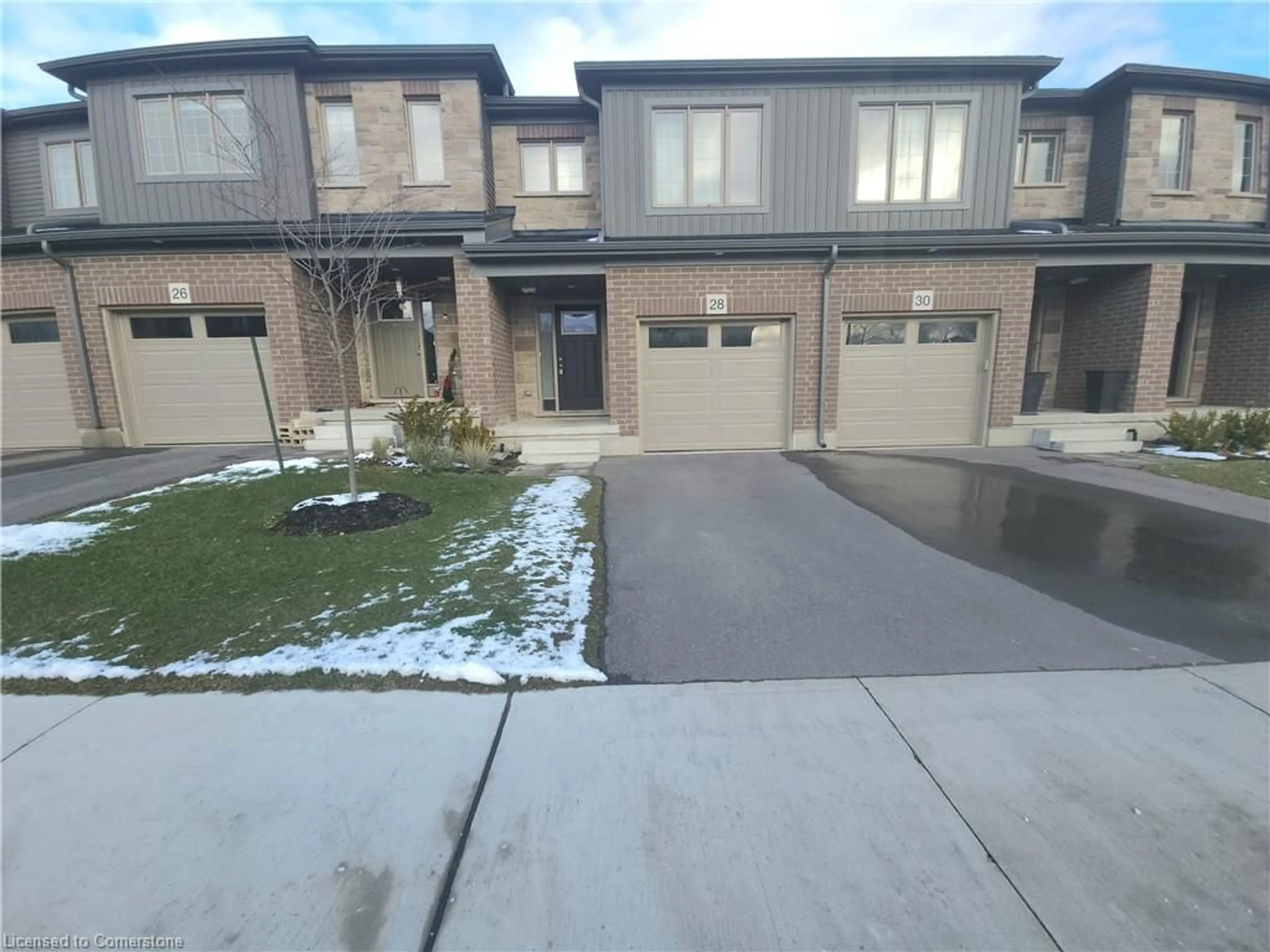 A pic from outside/outdoor area/front of a property/back of a property/a pic from drone, street for 28 West Mill St, Ayr Ontario N0B 1E0