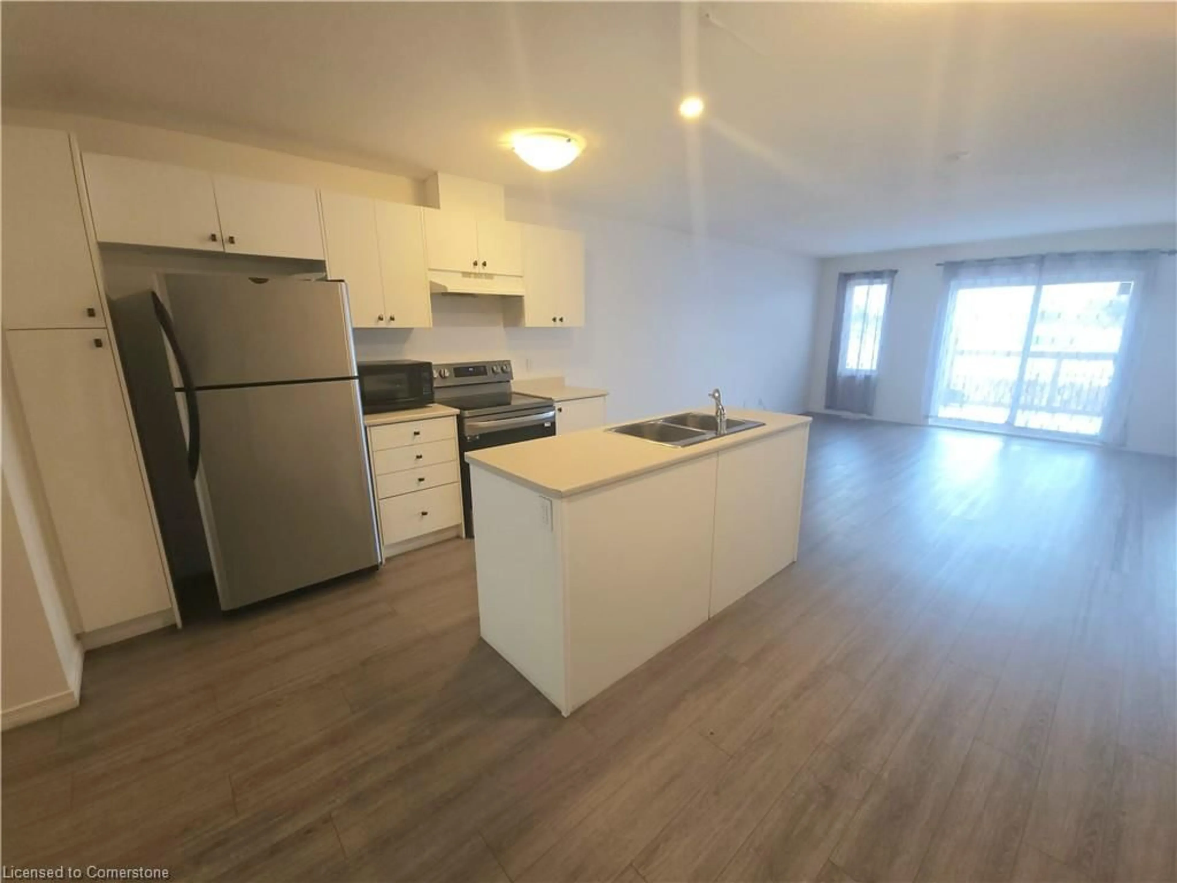 Open concept kitchen, wood/laminate floor for 28 West Mill St, Ayr Ontario N0B 1E0