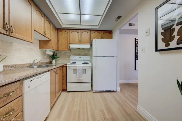 Additional property image - 3267 King St Unit 108