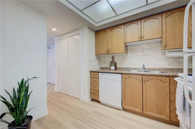 Additional property image - 3267 King St Unit 108
