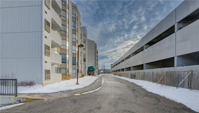 Additional property image - 3267 King St Unit 108